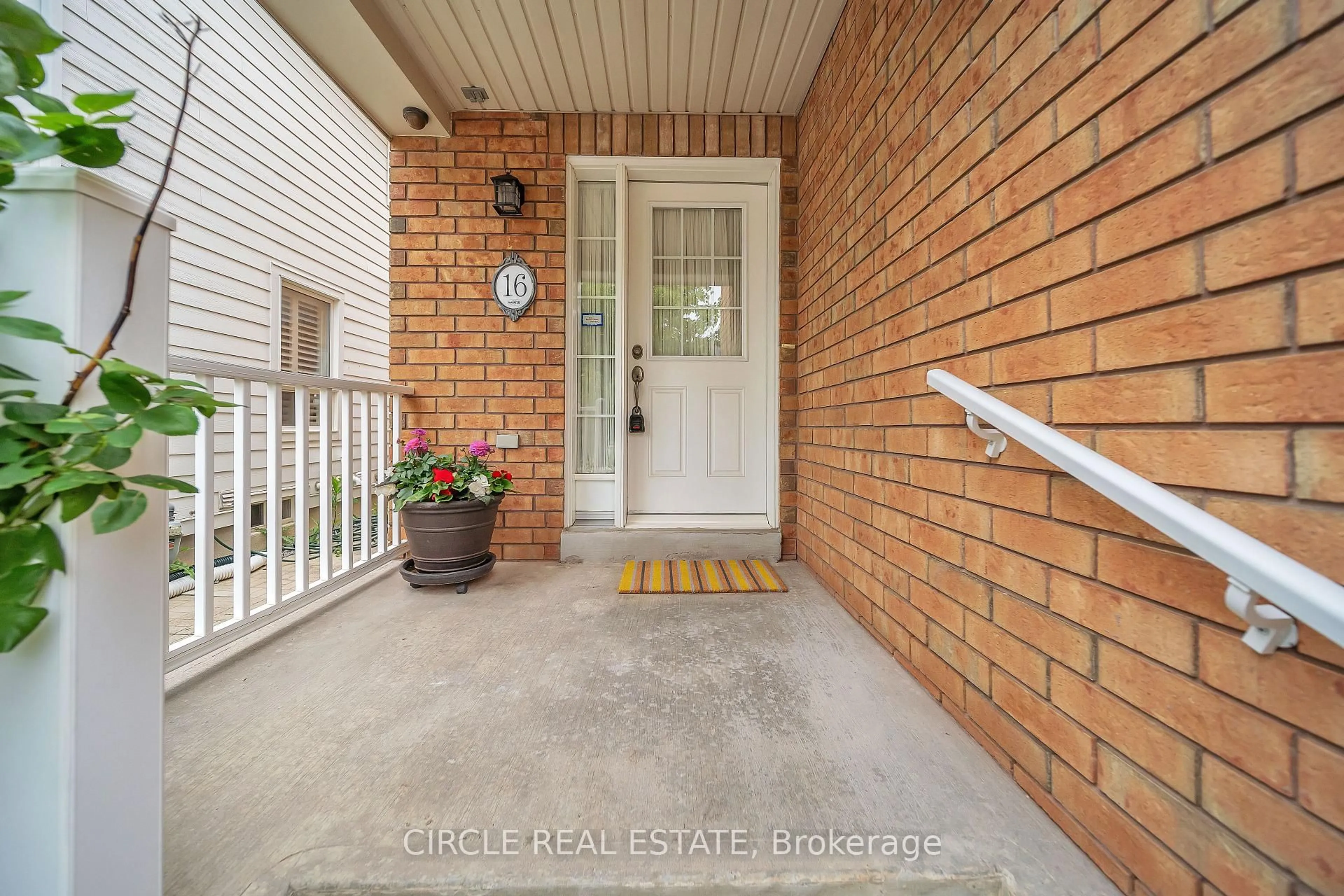 Indoor entryway for 16 Calafia St, Markham Ontario L6B 0H6
