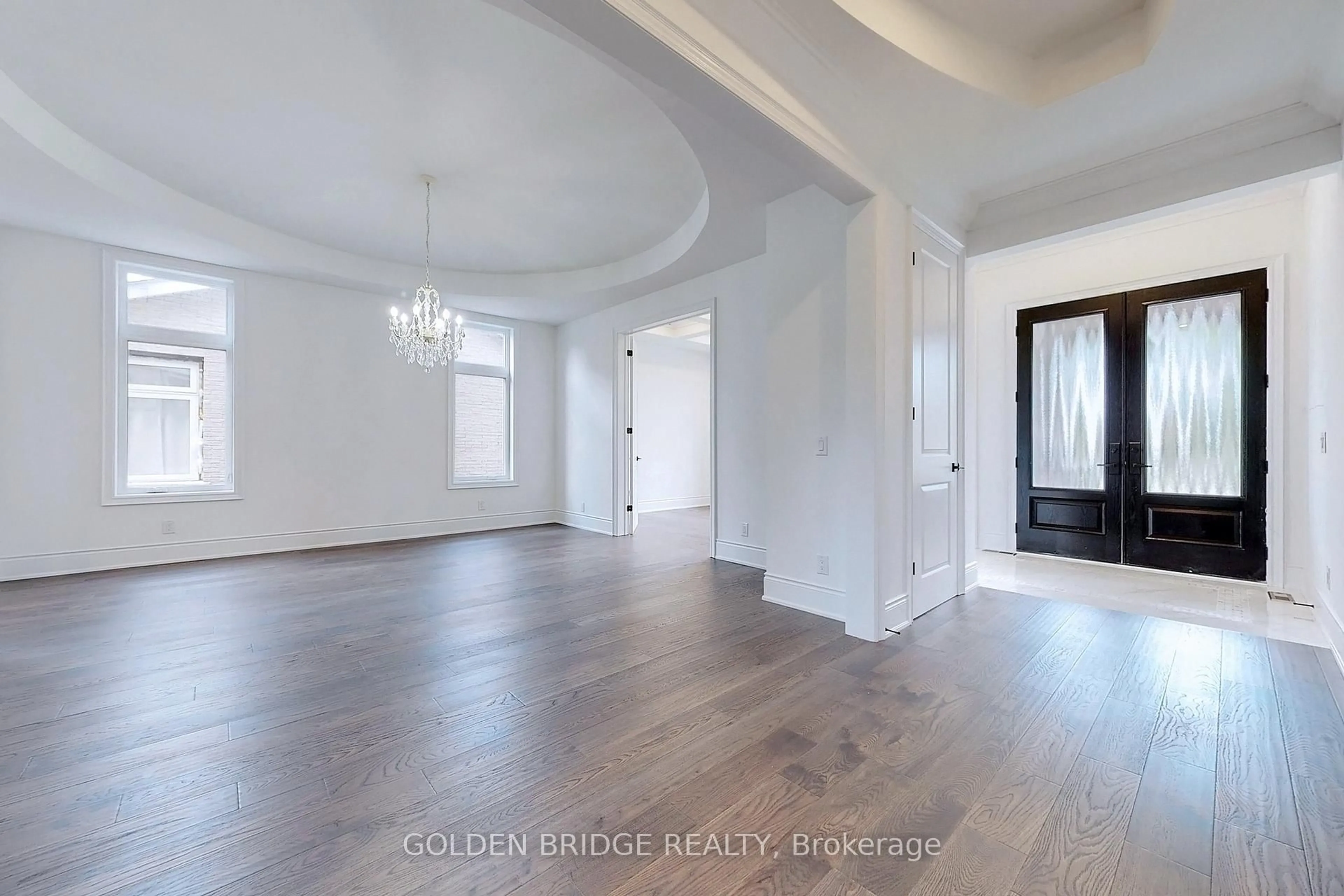 Indoor entryway for 307 Walter Dr, Georgina Ontario L4P 3A8