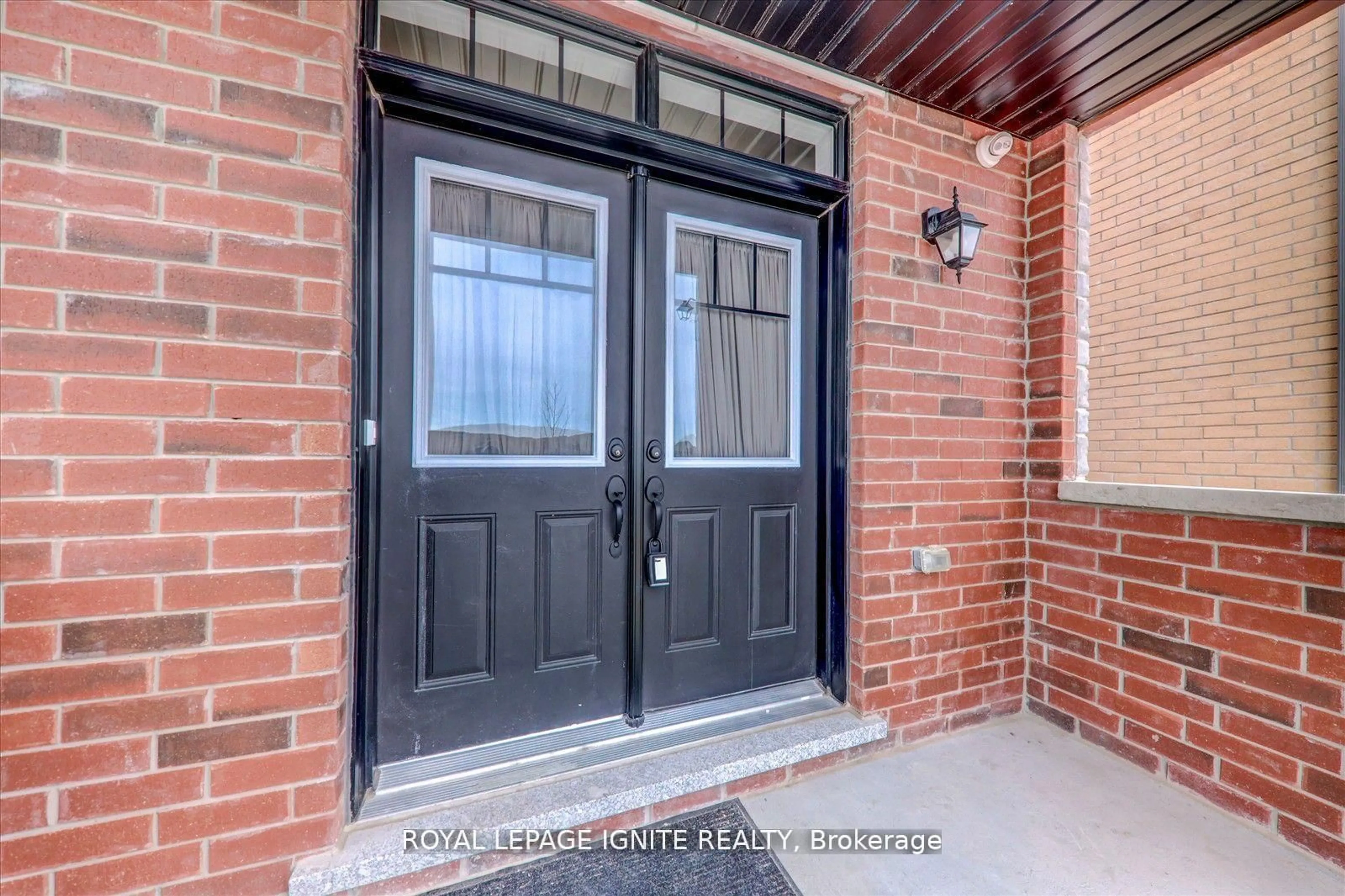 Indoor entryway for 172 McKean Dr, Whitchurch-Stouffville Ontario L4A 5A8