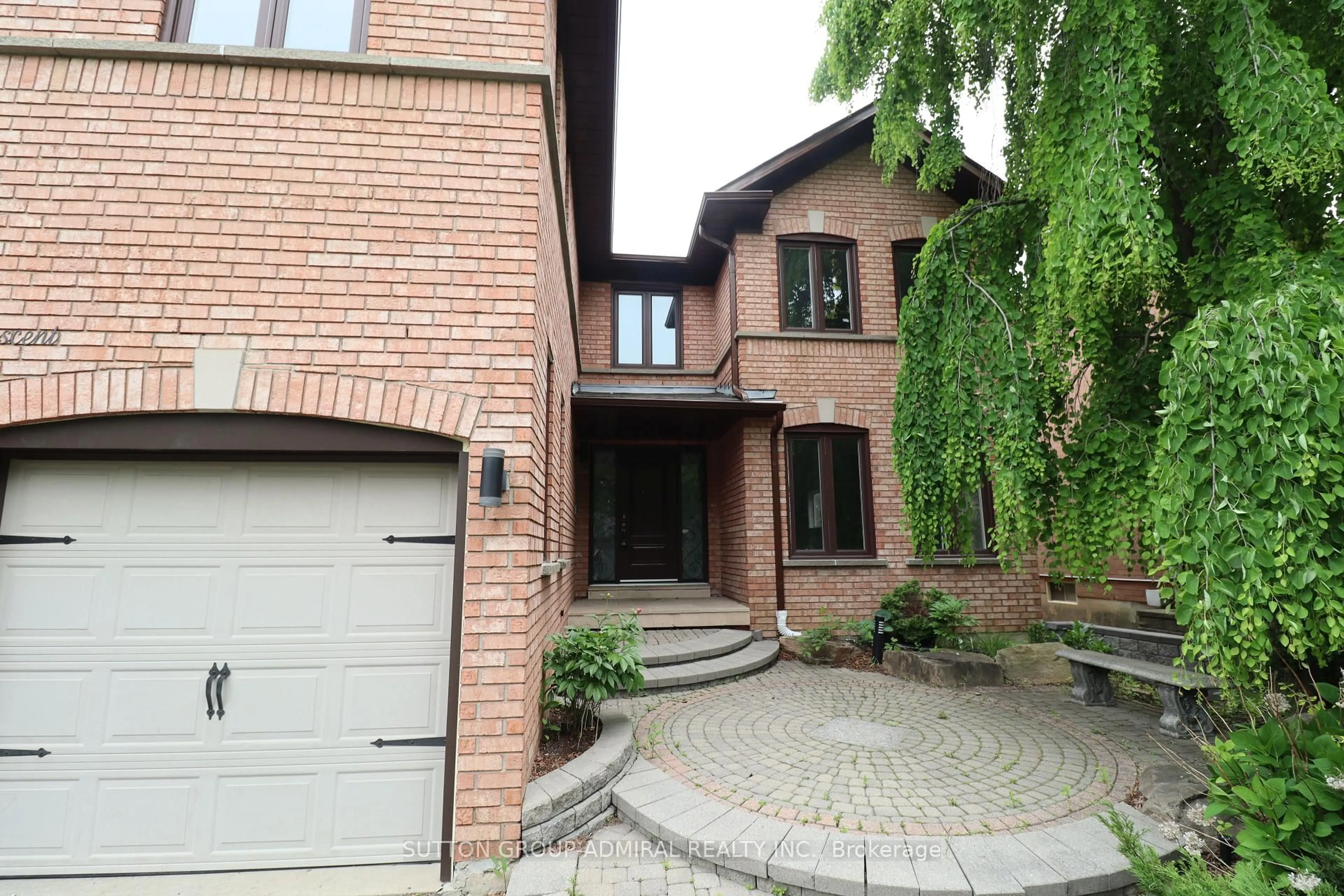 Home with brick exterior material, street for 152 Grenadier Cres, Vaughan Ontario L4J 7V6