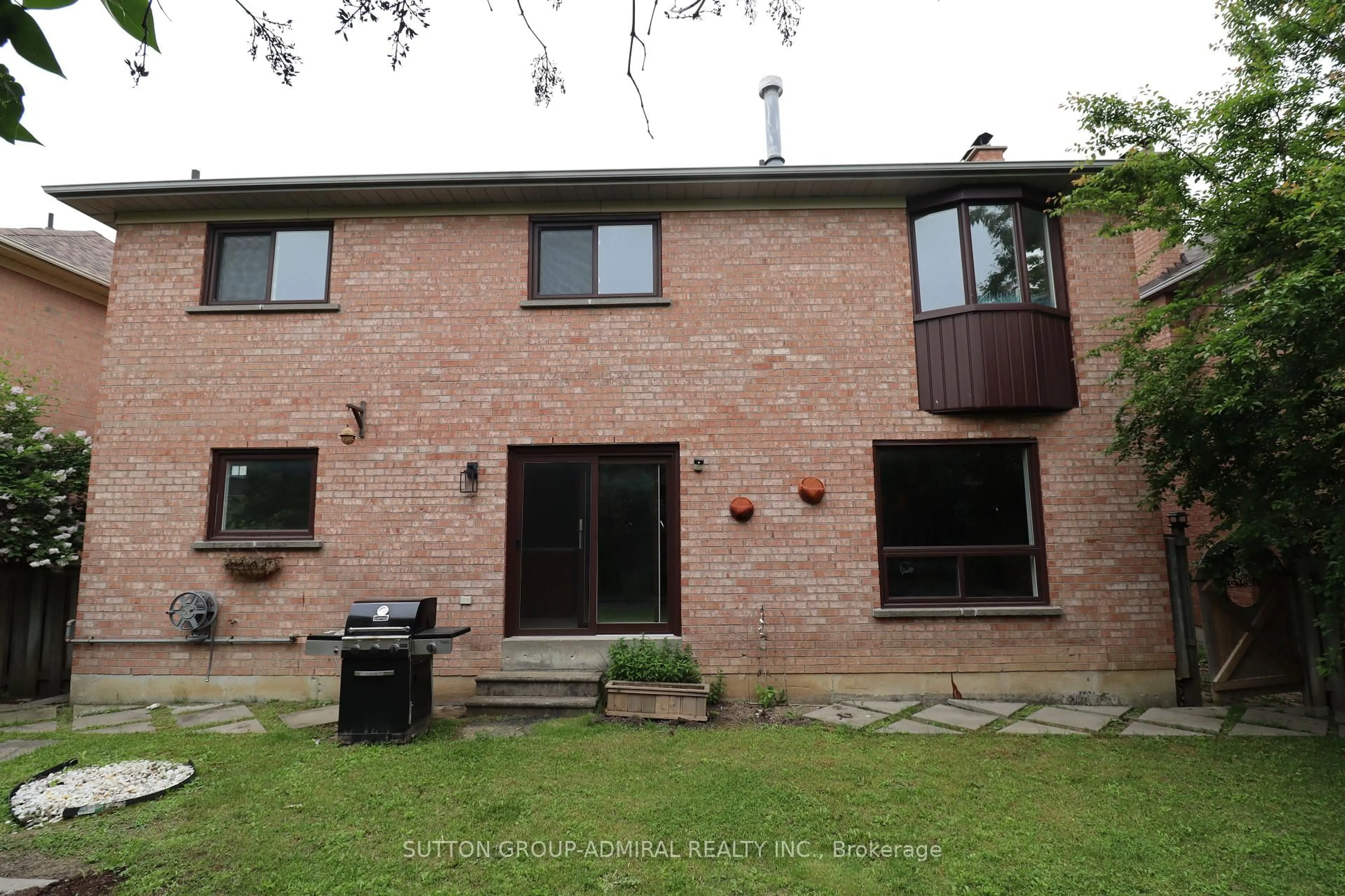 Home with brick exterior material, street for 152 Grenadier Cres, Vaughan Ontario L4J 7V6