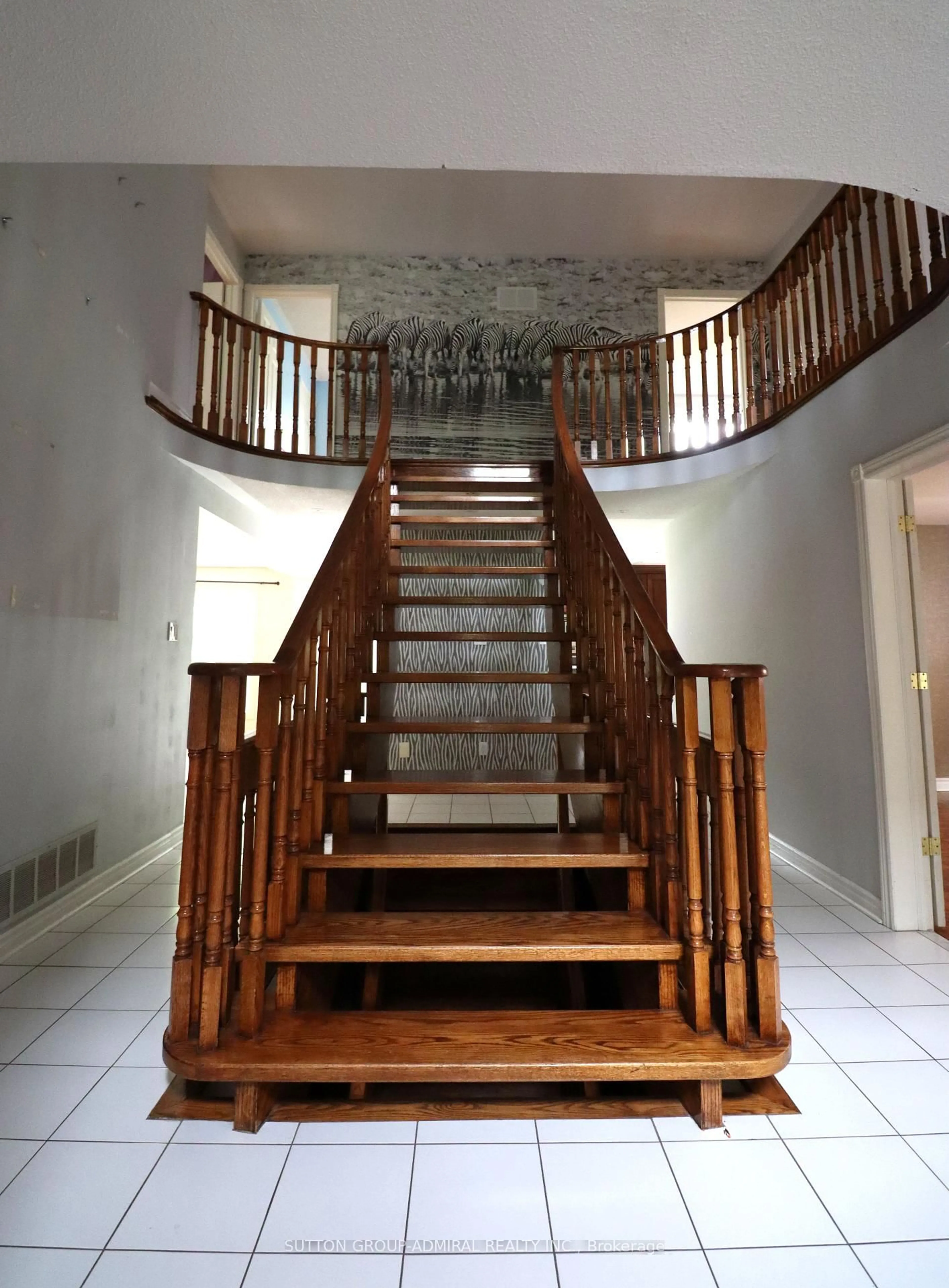Stairs for 152 Grenadier Cres, Vaughan Ontario L4J 7V6