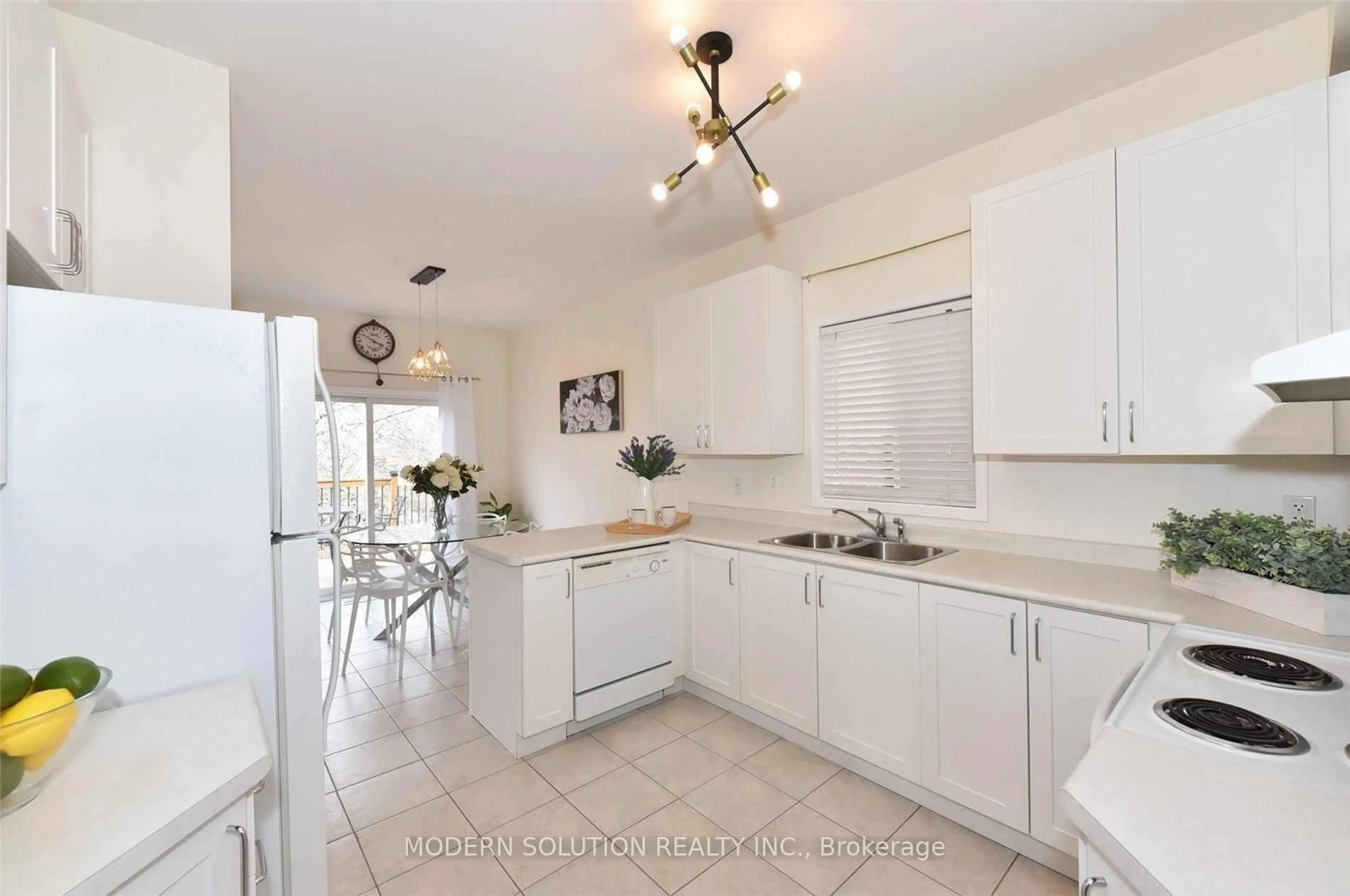 Standard kitchen, ceramic/tile floor for 86 Lebovic Dr, Richmond Hill Ontario L4E 5C1