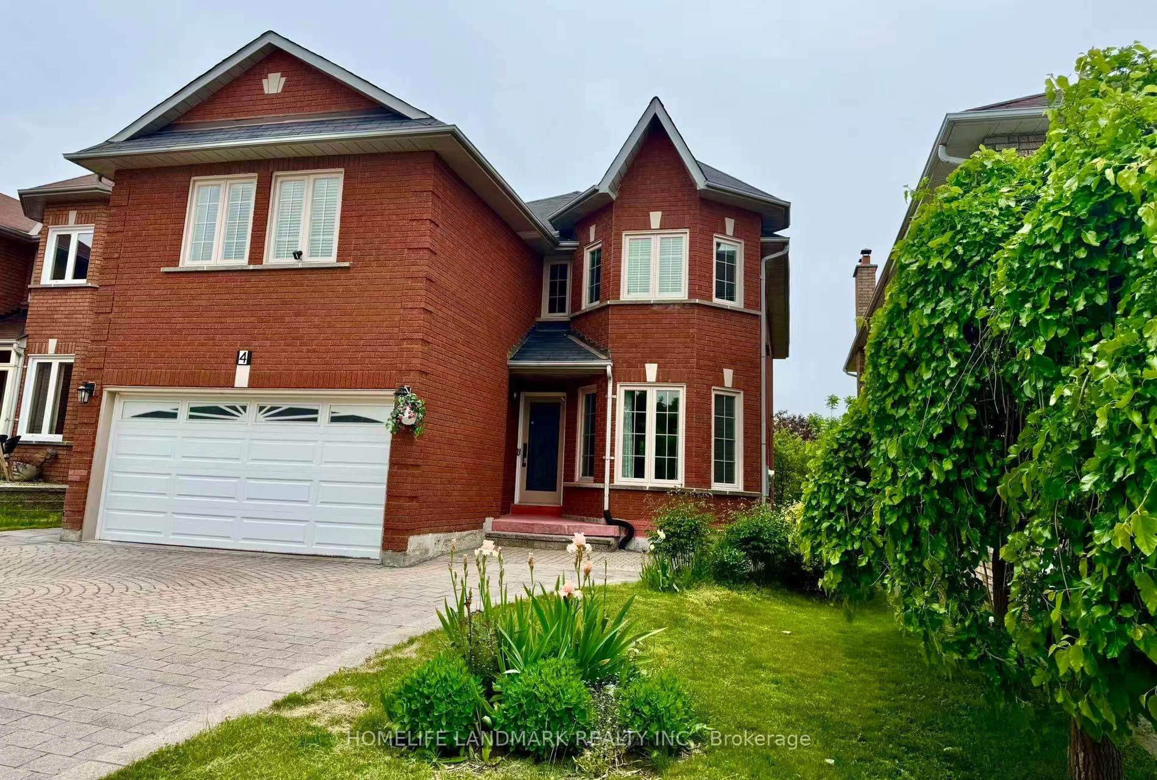 Home with brick exterior material, street for 4 Pine Bough Manr, Richmond Hill Ontario L4S 1A4