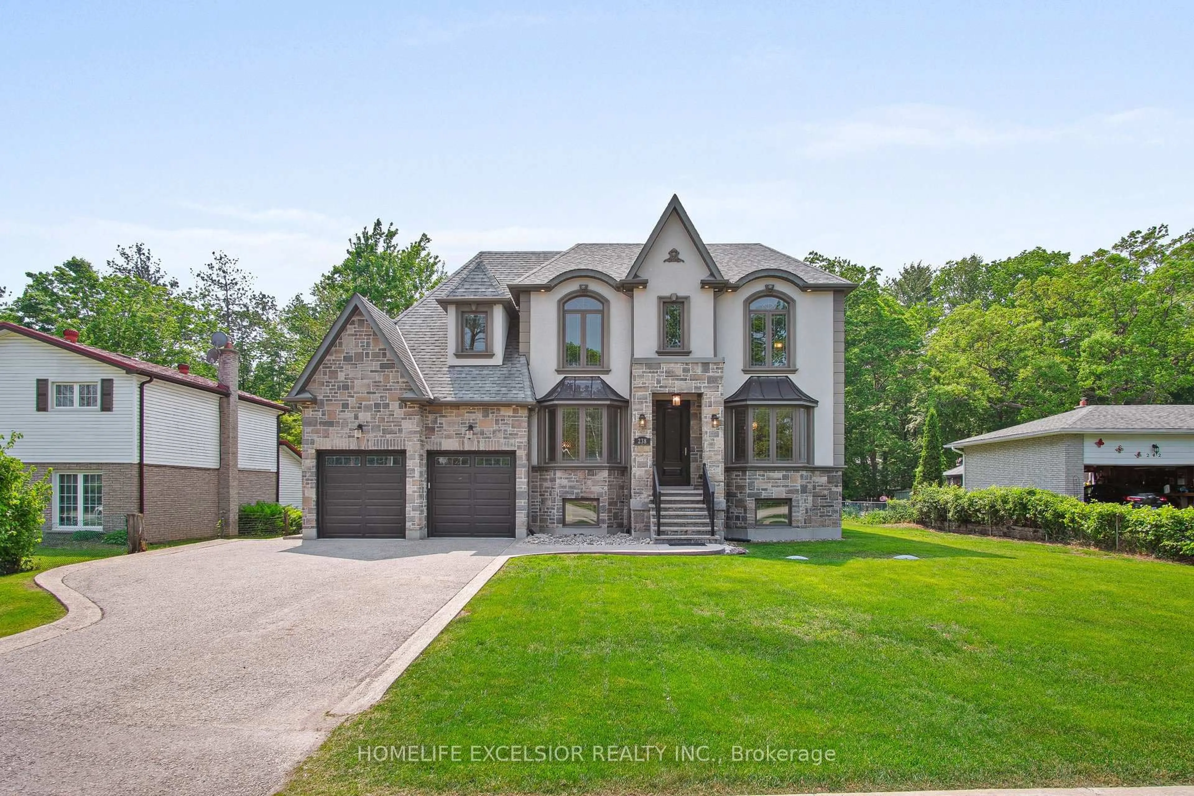 Home with brick exterior material, street for 238 Sand Rd, East Gwillimbury Ontario L9N 1K1