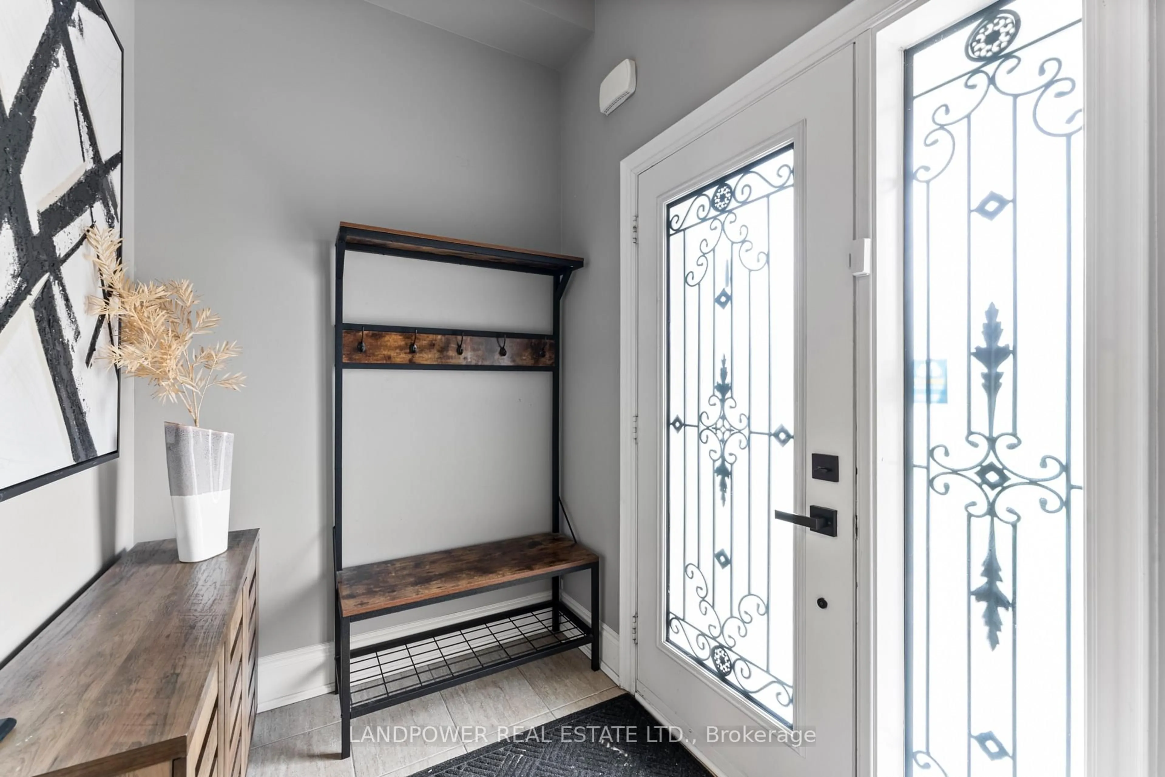 Indoor entryway for 50 Zachary Pl, Vaughan Ontario L4H 3S4