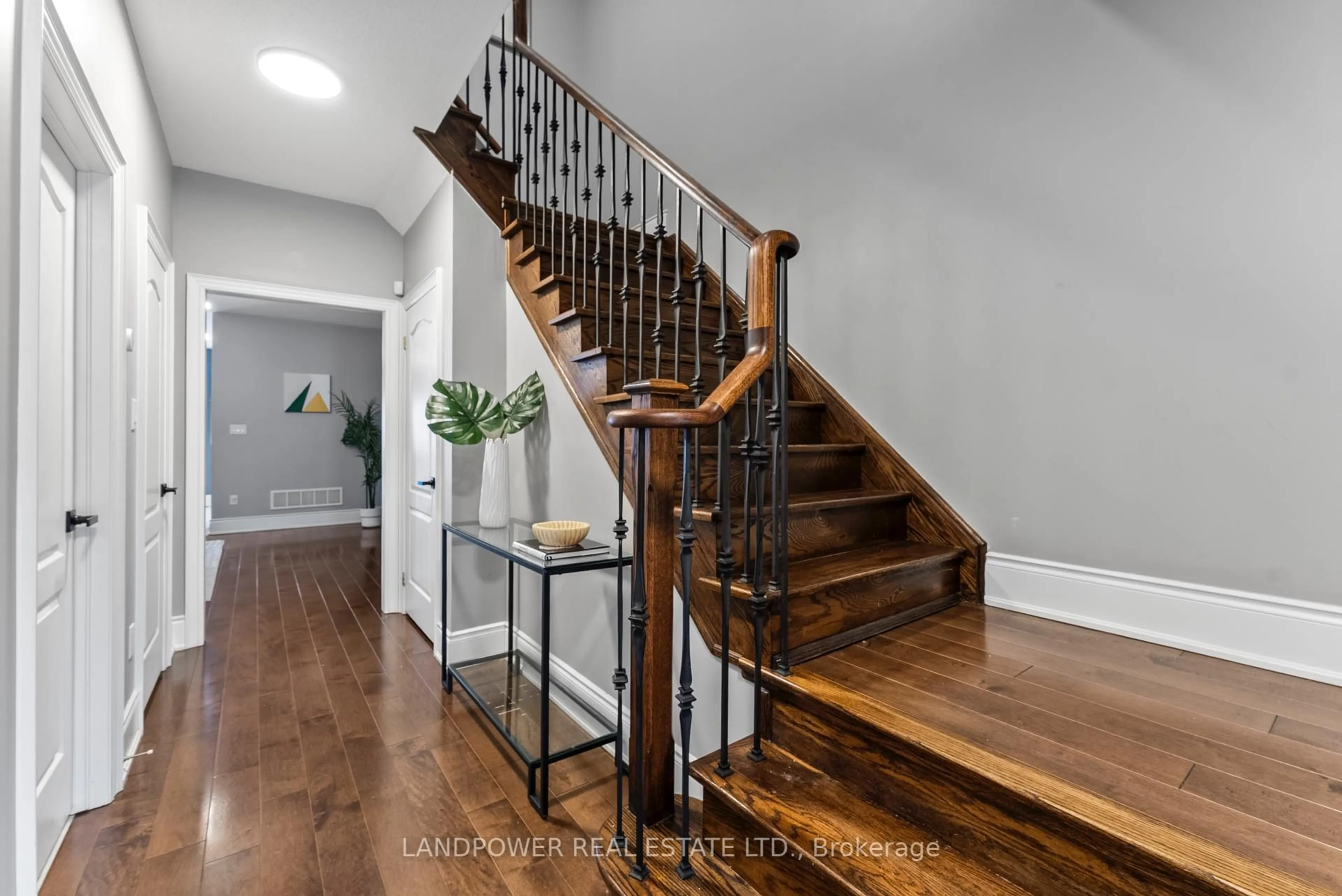 Indoor entryway for 50 Zachary Pl, Vaughan Ontario L4H 3S4
