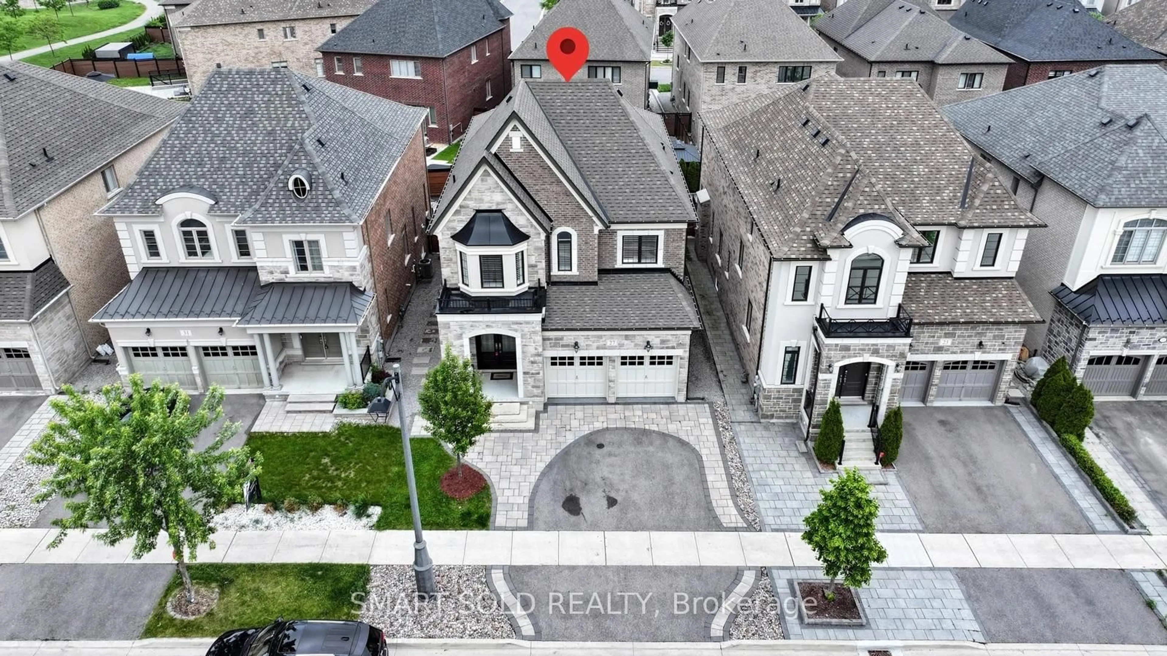 A pic from outside/outdoor area/front of a property/back of a property/a pic from drone, street for 27 Alex Black St, Vaughan Ontario L6A 5A2