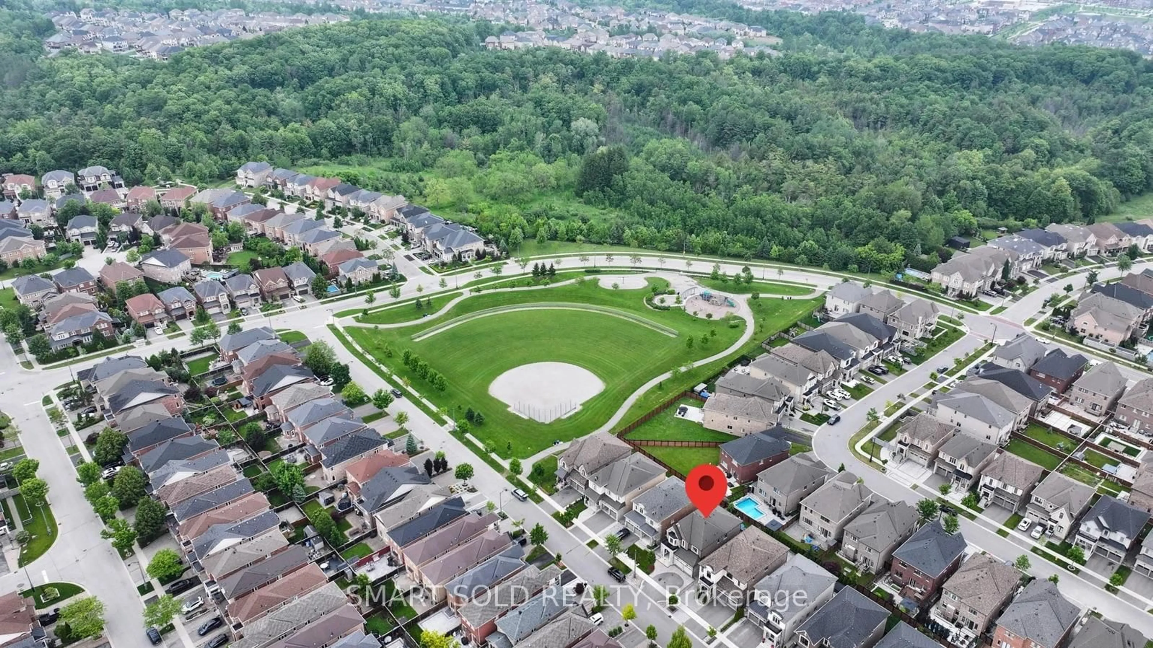 A pic from outside/outdoor area/front of a property/back of a property/a pic from drone, street for 27 Alex Black St, Vaughan Ontario L6A 5A2