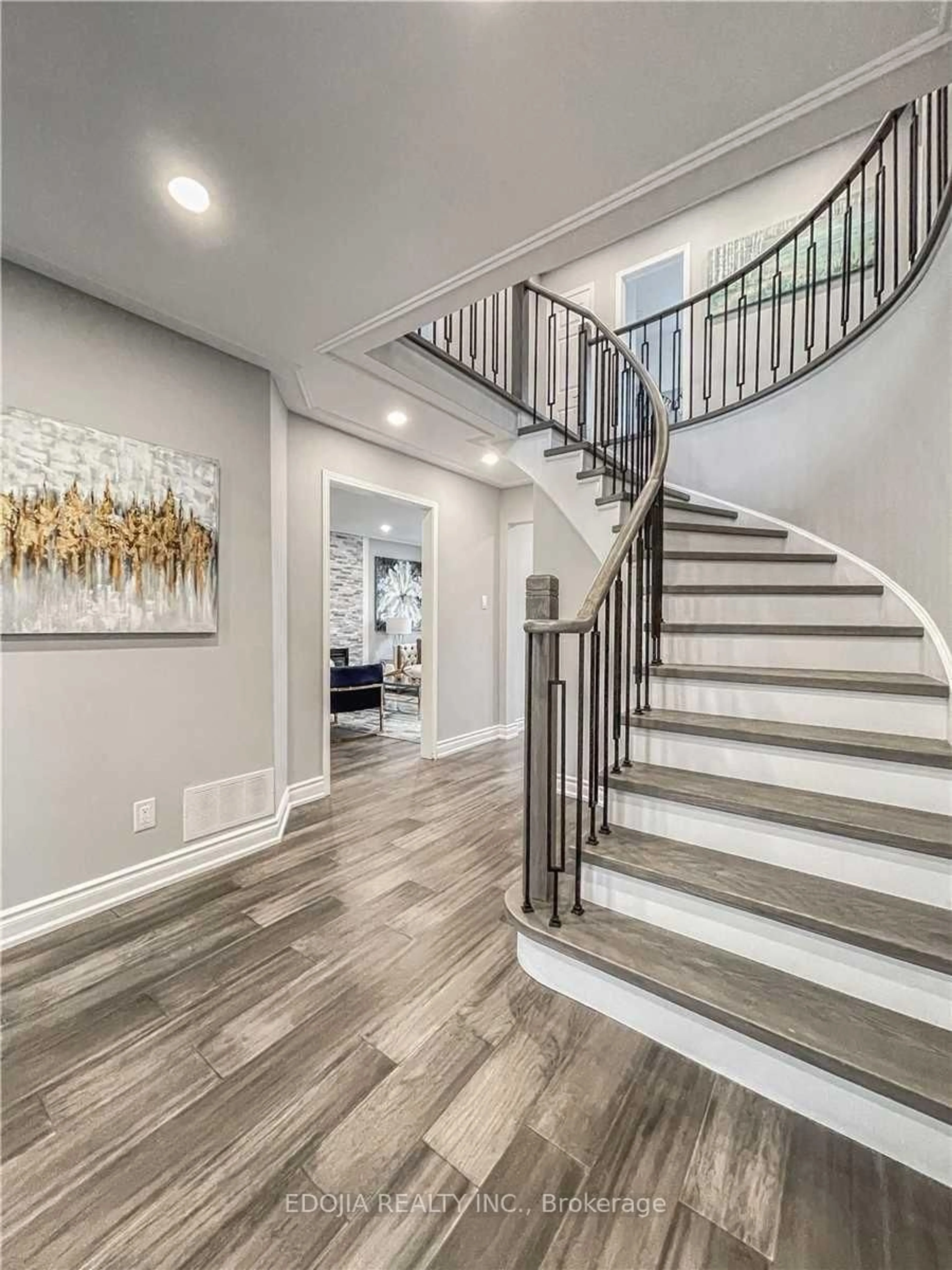 Stairs for 136 Bristol Rd, Newmarket Ontario L3Y 7W8