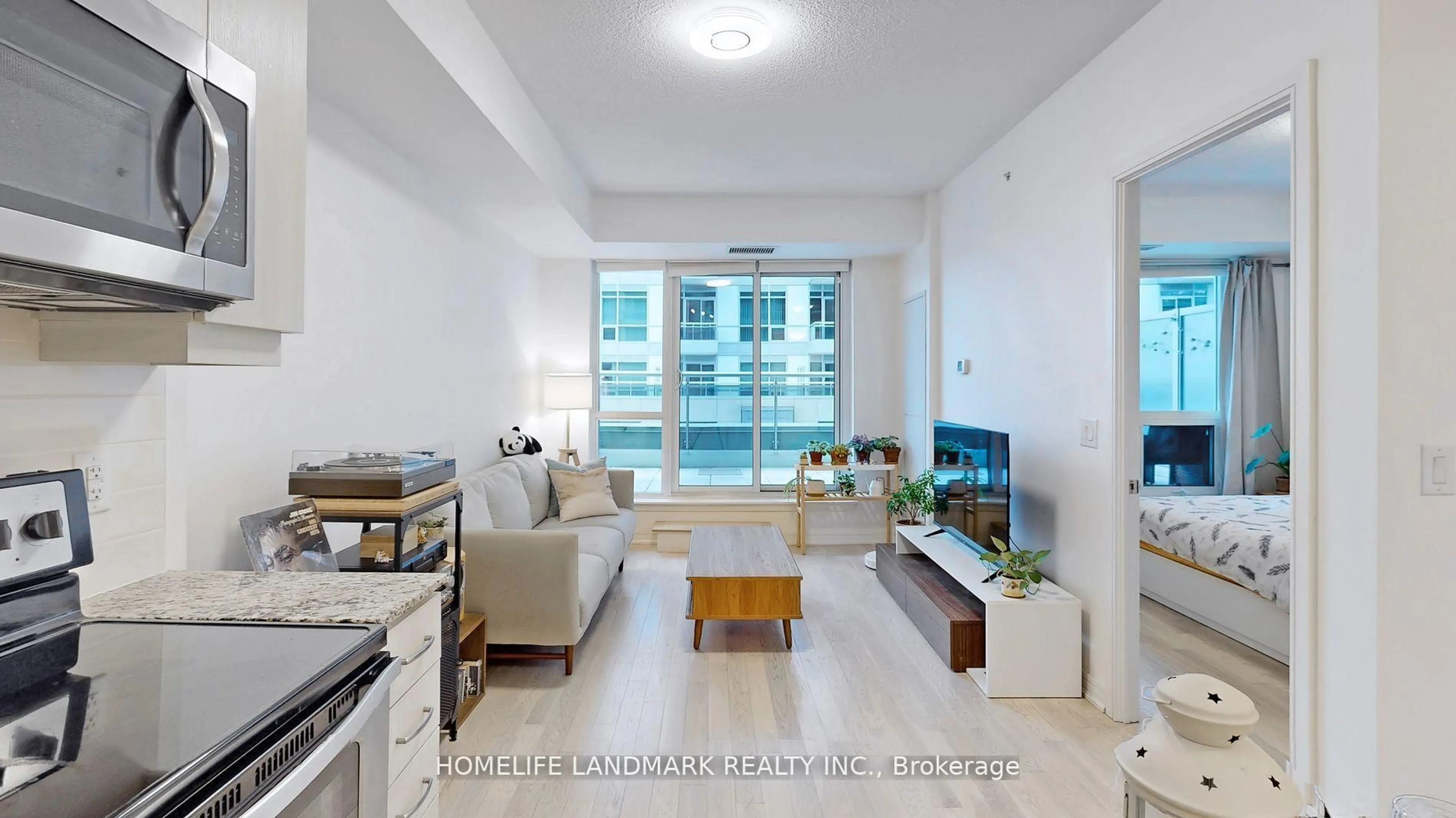 Living room with furniture, unknown for 9191 Yonge St #707 SW, Richmond Hill Ontario L4C 1E2