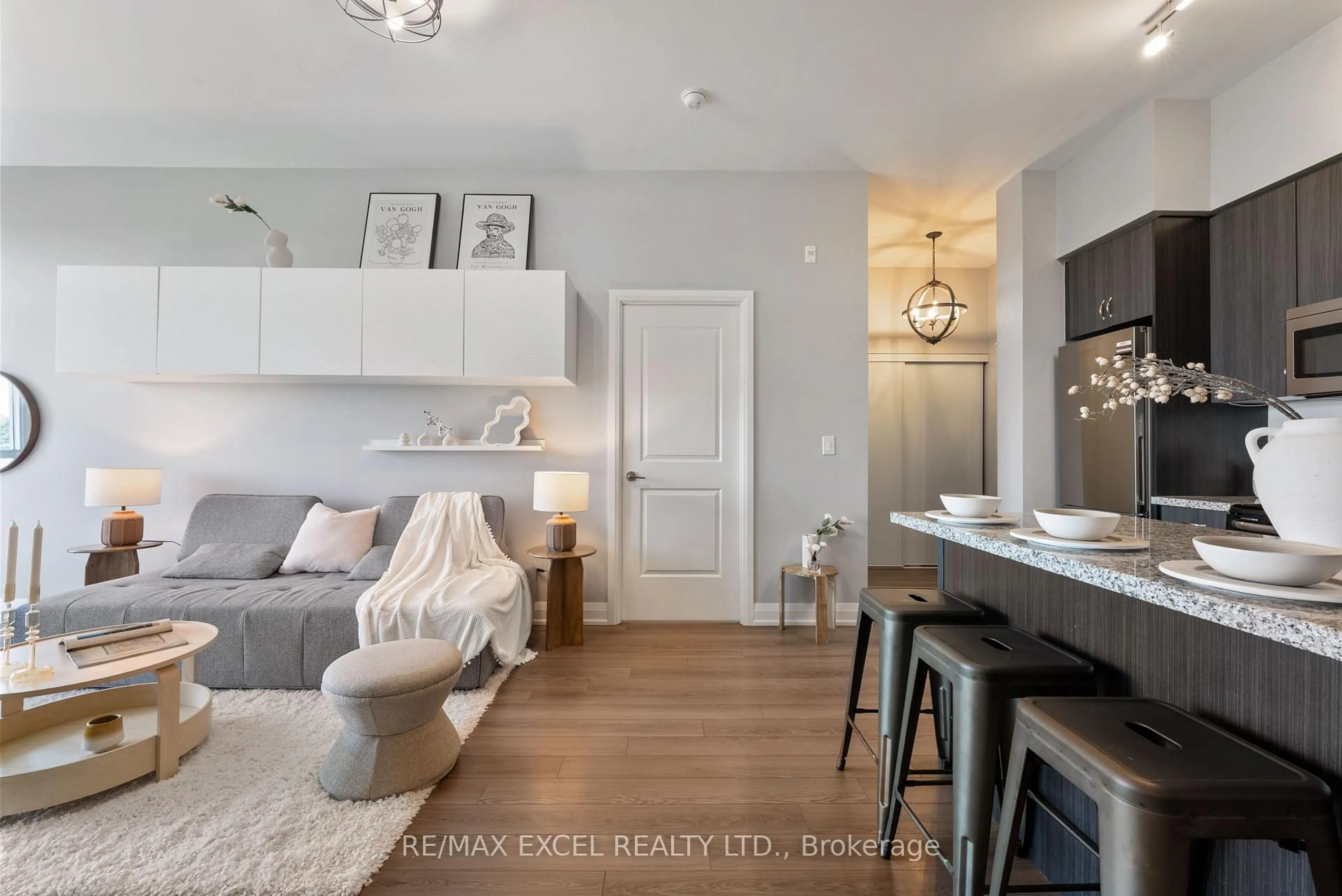 Open concept kitchen, wood/laminate floor for 8763 Bayview Ave #528, Richmond Hill Ontario L4B 3V1