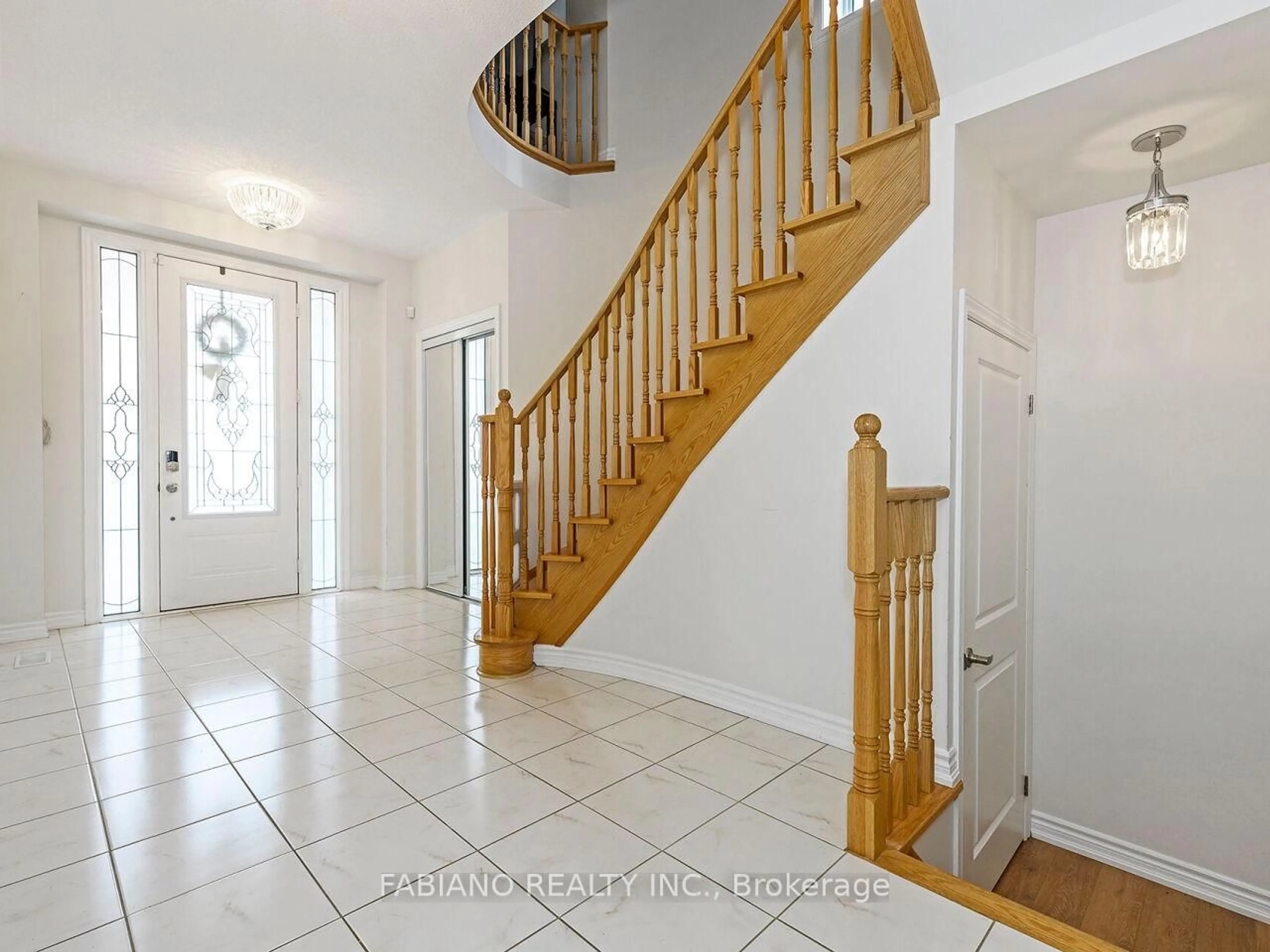 Indoor foyer for 55 Elphick St, Essa Ontario L0M 1B6