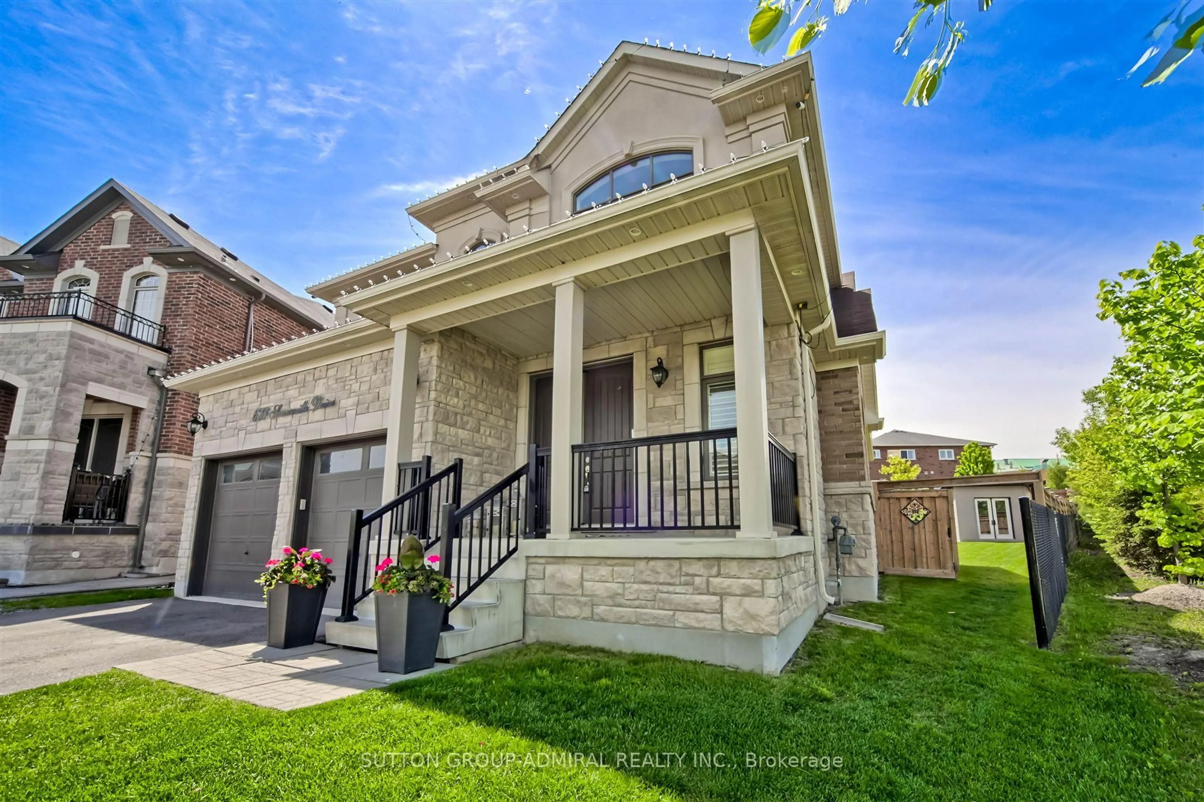 Home with brick exterior material, unknown for 678 Somerville Dr, Newmarket Ontario L3X 0J6