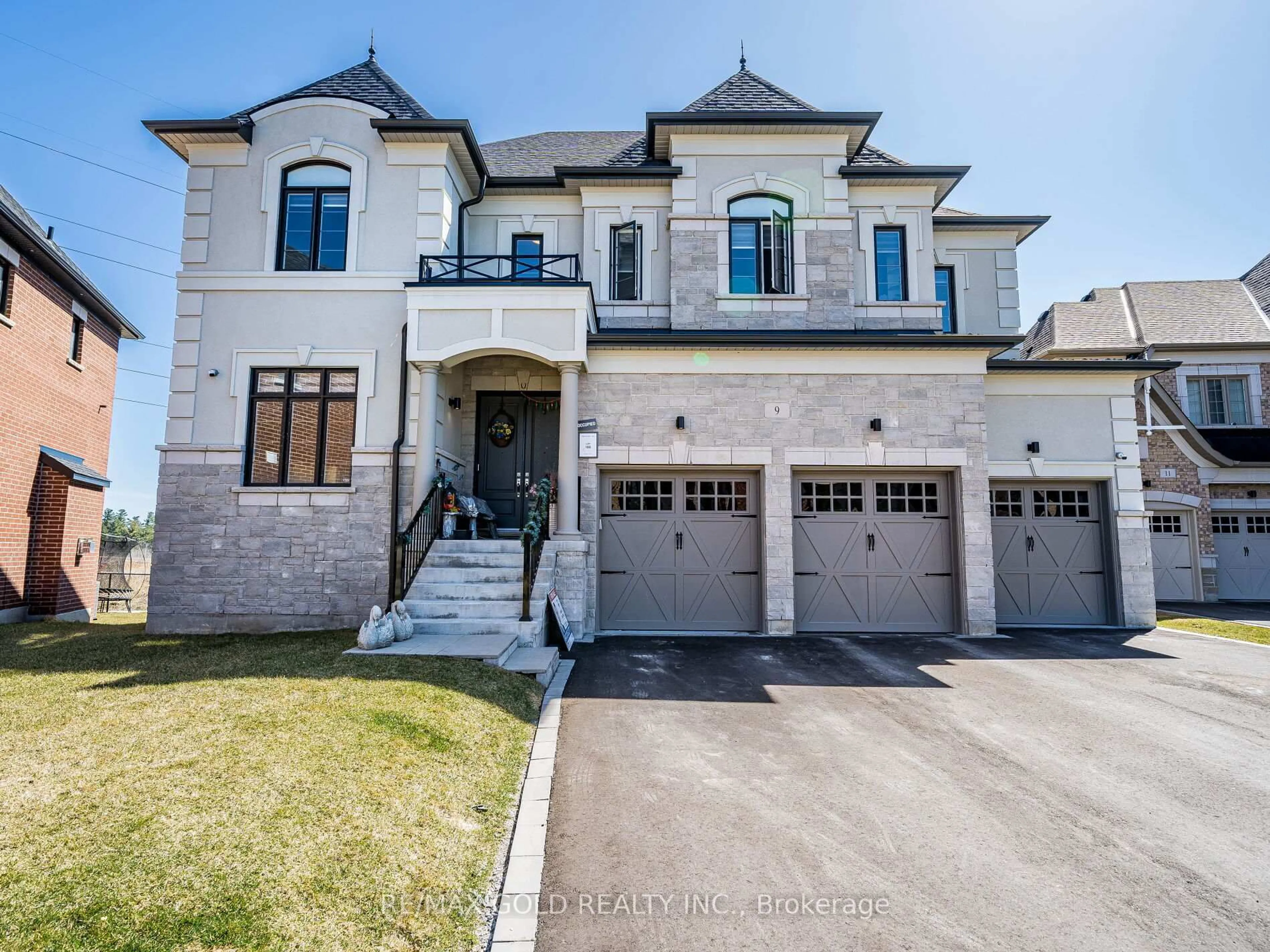Home with brick exterior material, street for 9 Mountain Vista Crt, Vaughan Ontario L4H 4W6
