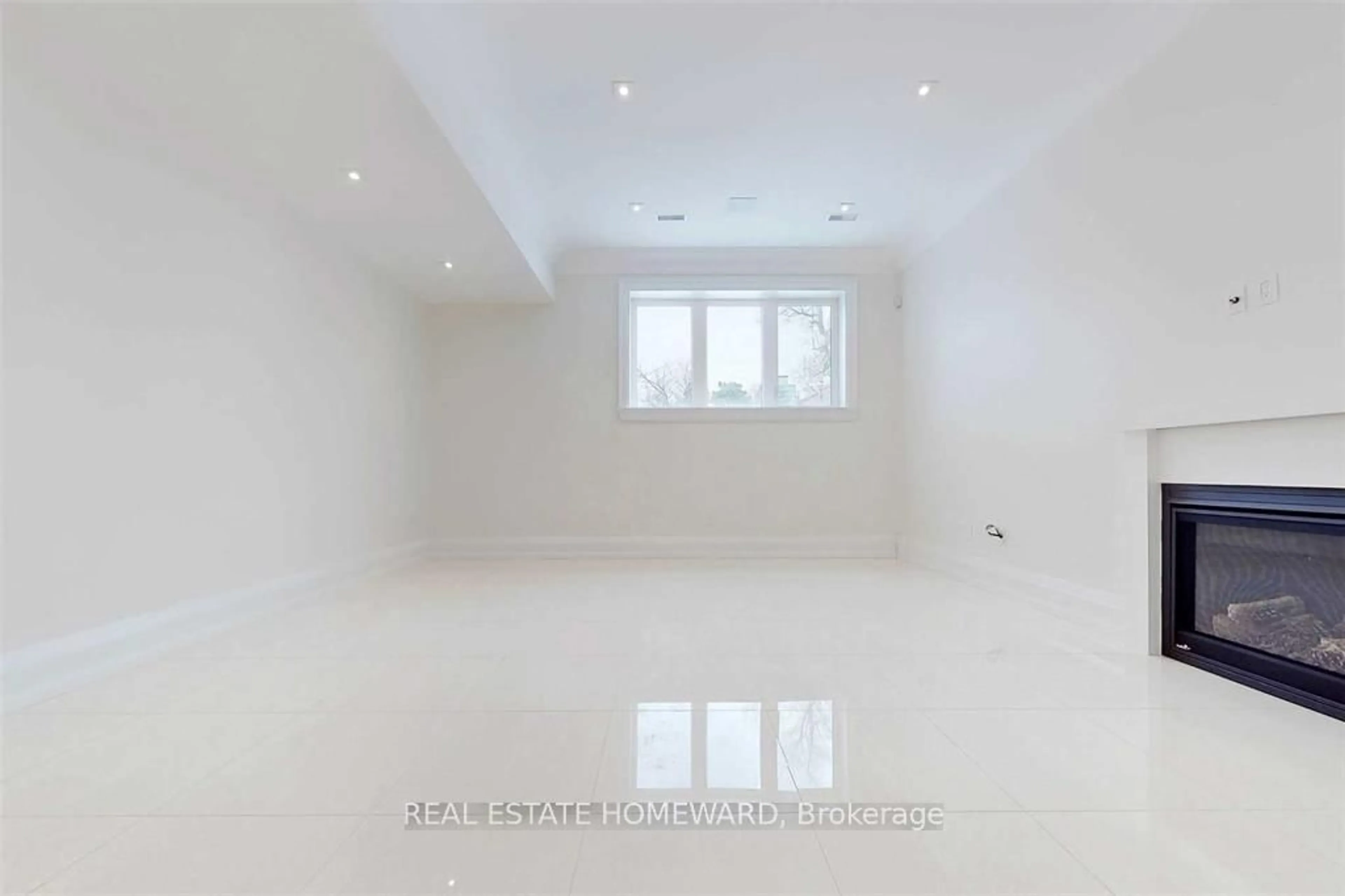 A pic of a room for 6 Mackay Dr, Richmond Hill Ontario L4C 6P1