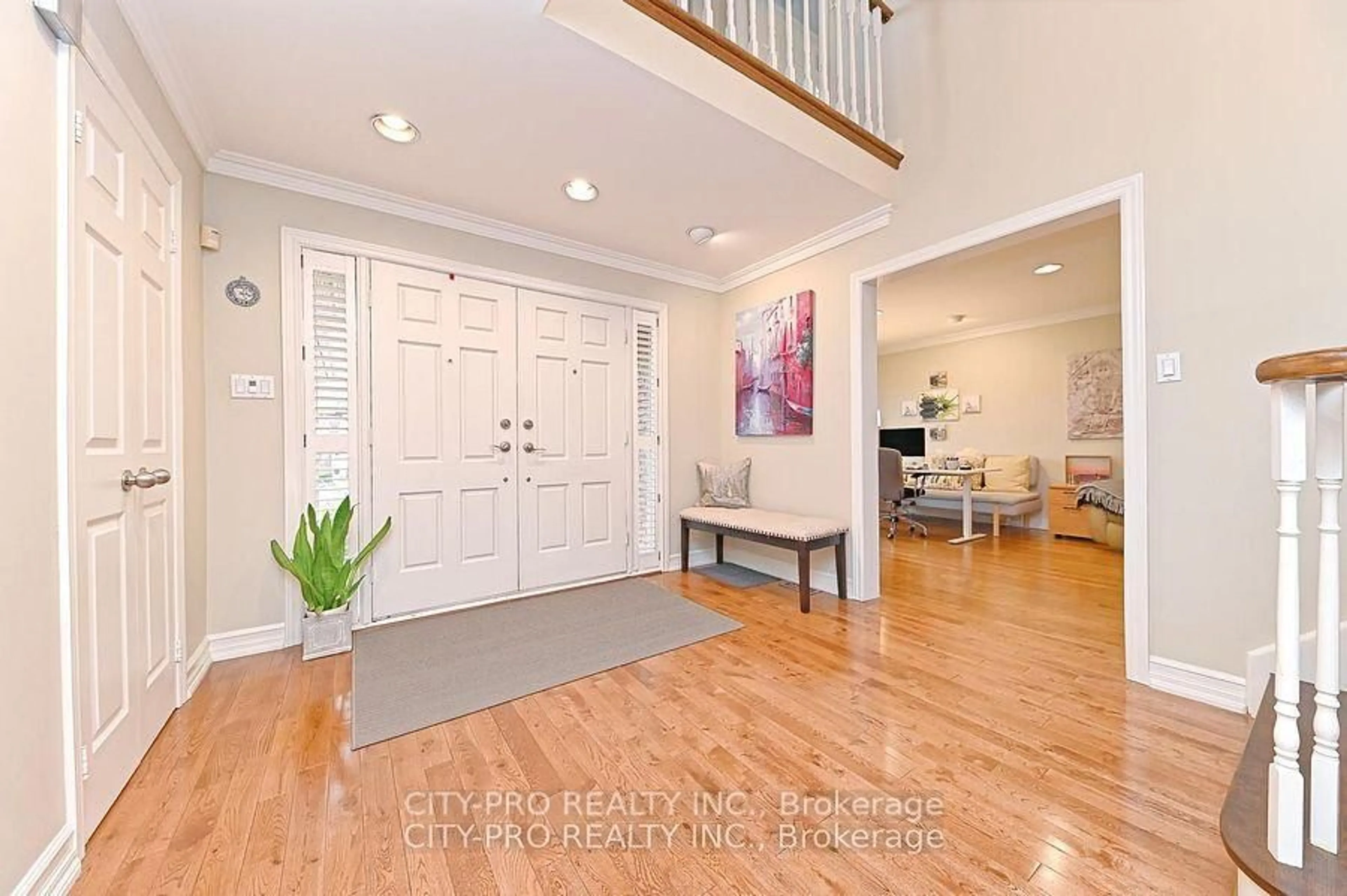 Indoor entryway for 58 Rossmull Cres, Vaughan Ontario L4L 7C8