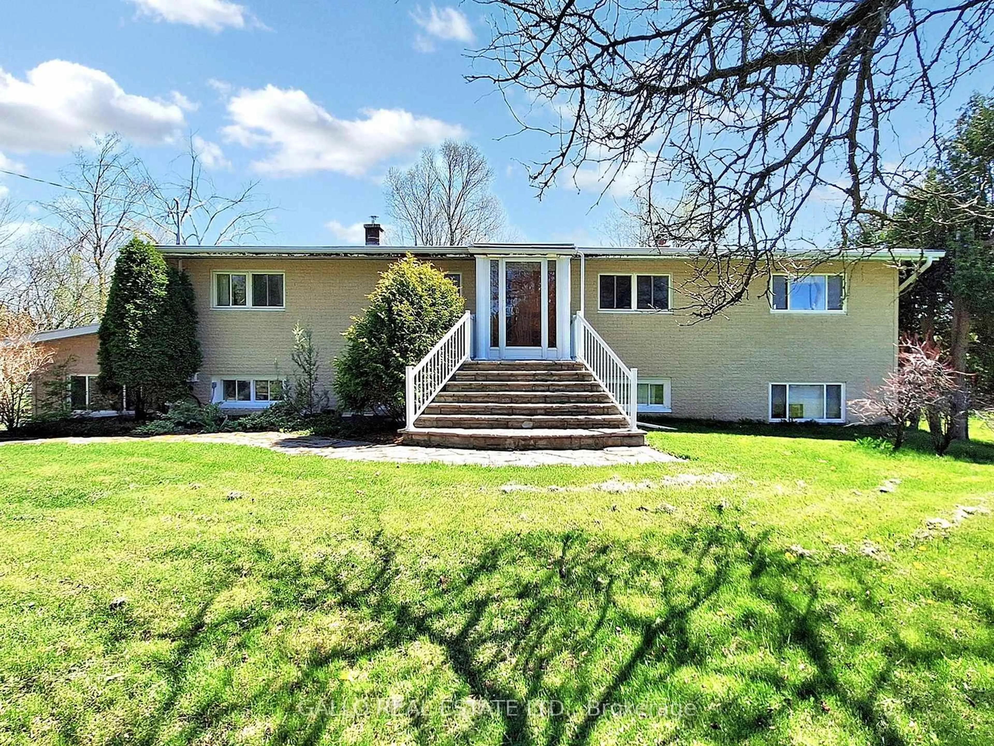Home with vinyl exterior material, street for 4883 Bethesda Rd, Whitchurch-Stouffville Ontario L4A 3Z9