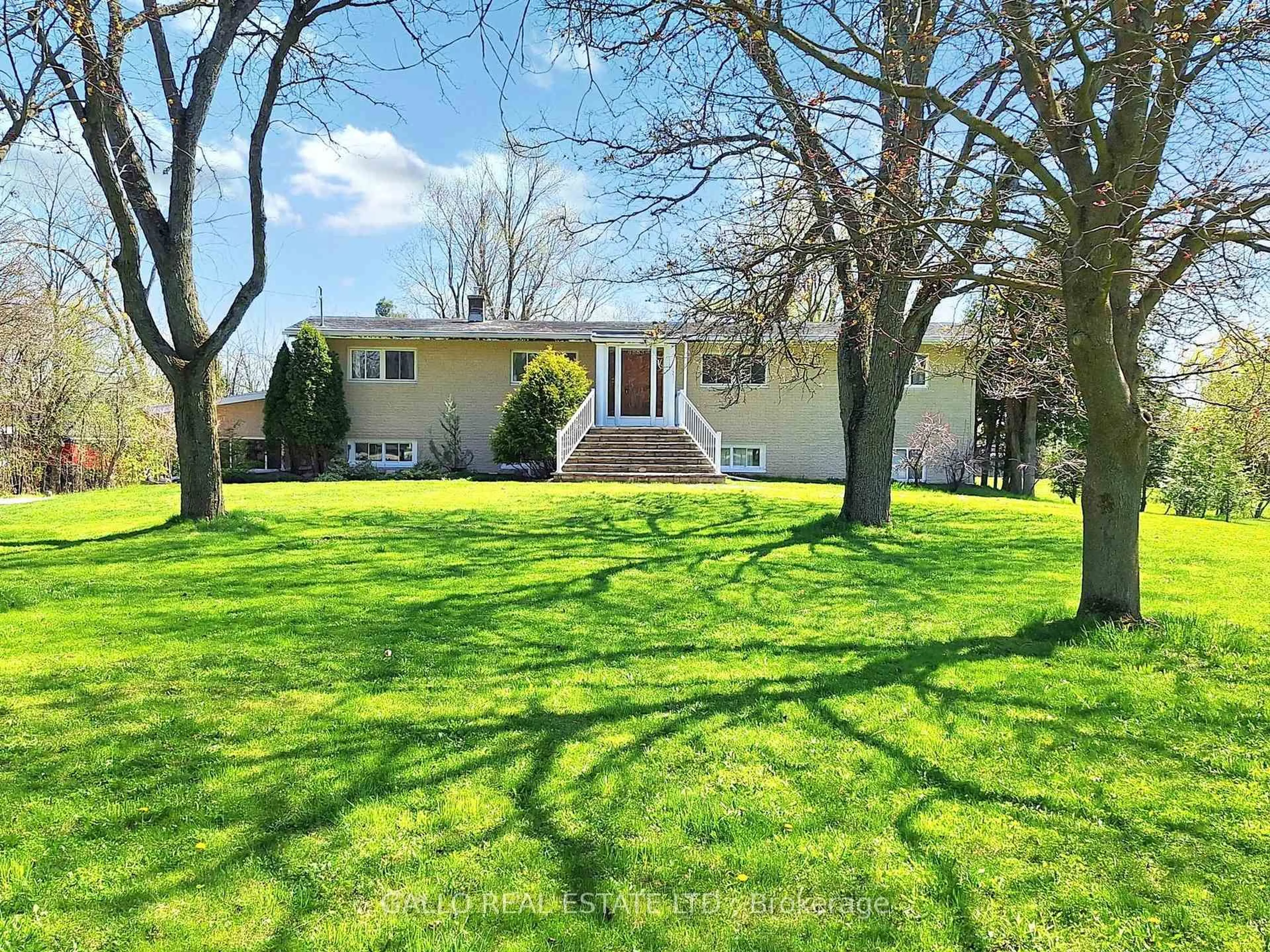 A pic from outside/outdoor area/front of a property/back of a property/a pic from drone, street for 4883 Bethesda Rd, Whitchurch-Stouffville Ontario L4A 3Z9