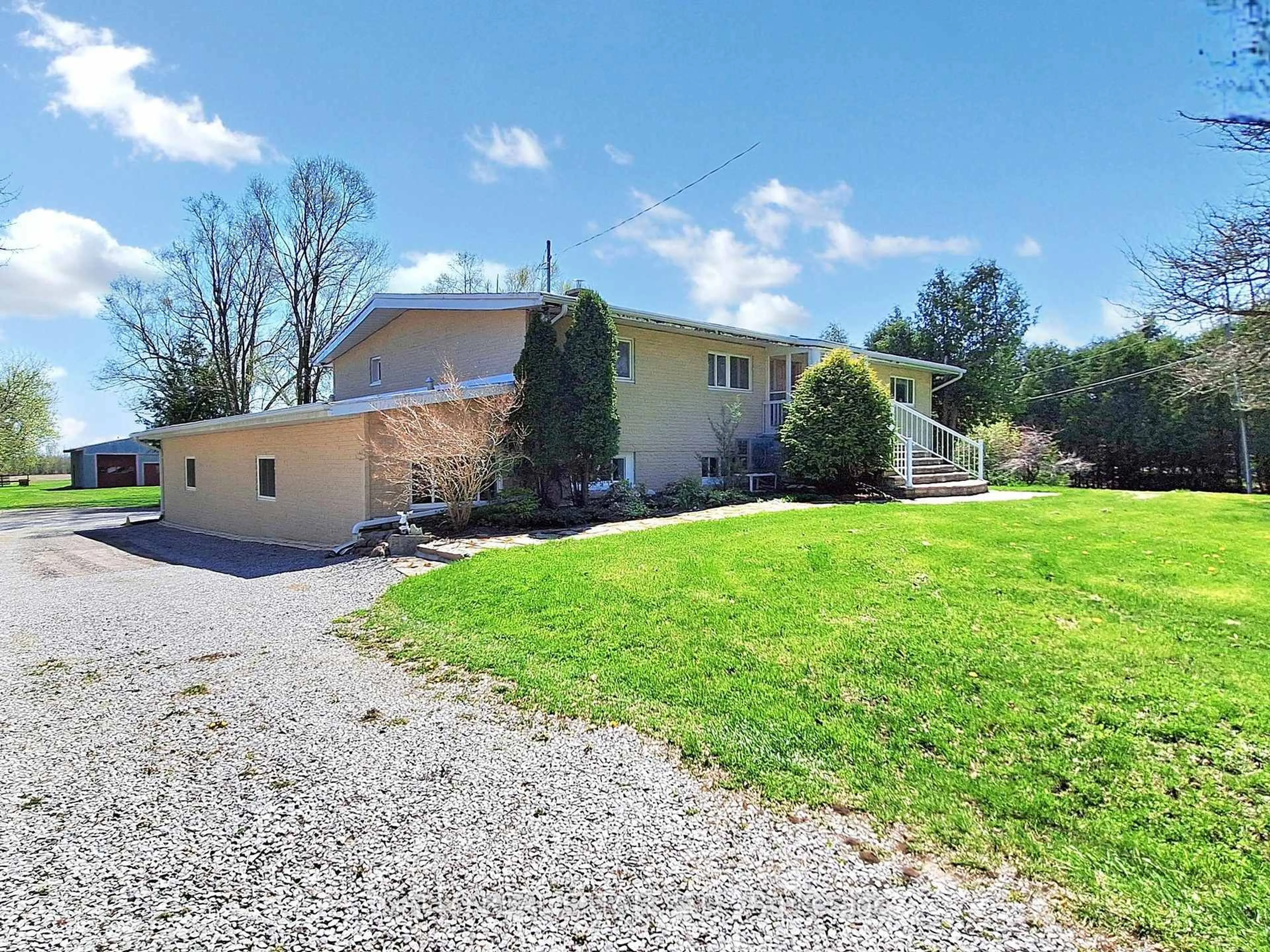 A pic from outside/outdoor area/front of a property/back of a property/a pic from drone, unknown for 4883 Bethesda Rd, Whitchurch-Stouffville Ontario L4A 3Z9