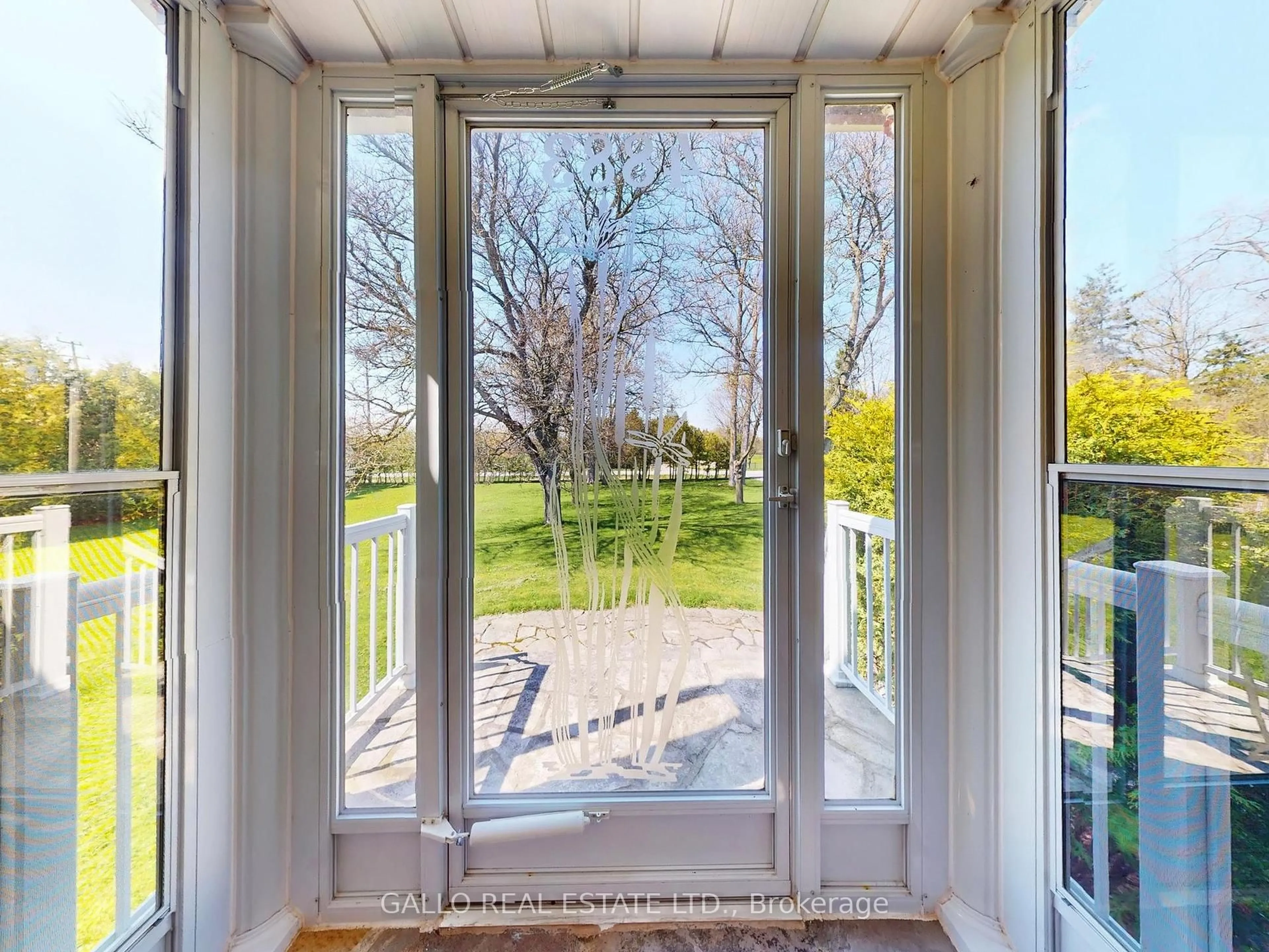 Indoor entryway for 4883 Bethesda Rd, Whitchurch-Stouffville Ontario L4A 3Z9