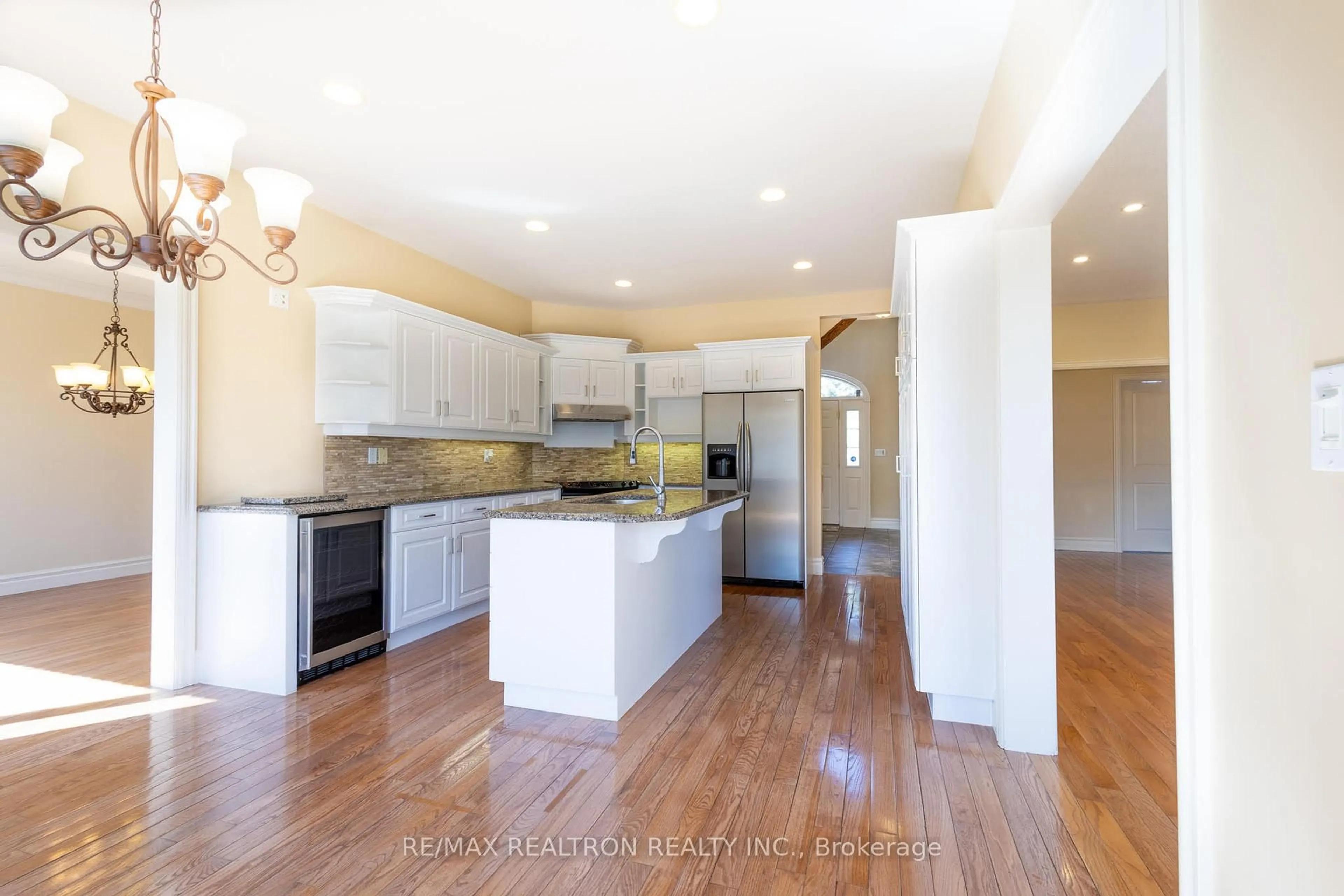 Open concept kitchen, unknown for 1911 Mount Albert Rd, East Gwillimbury Ontario L0G 1V0