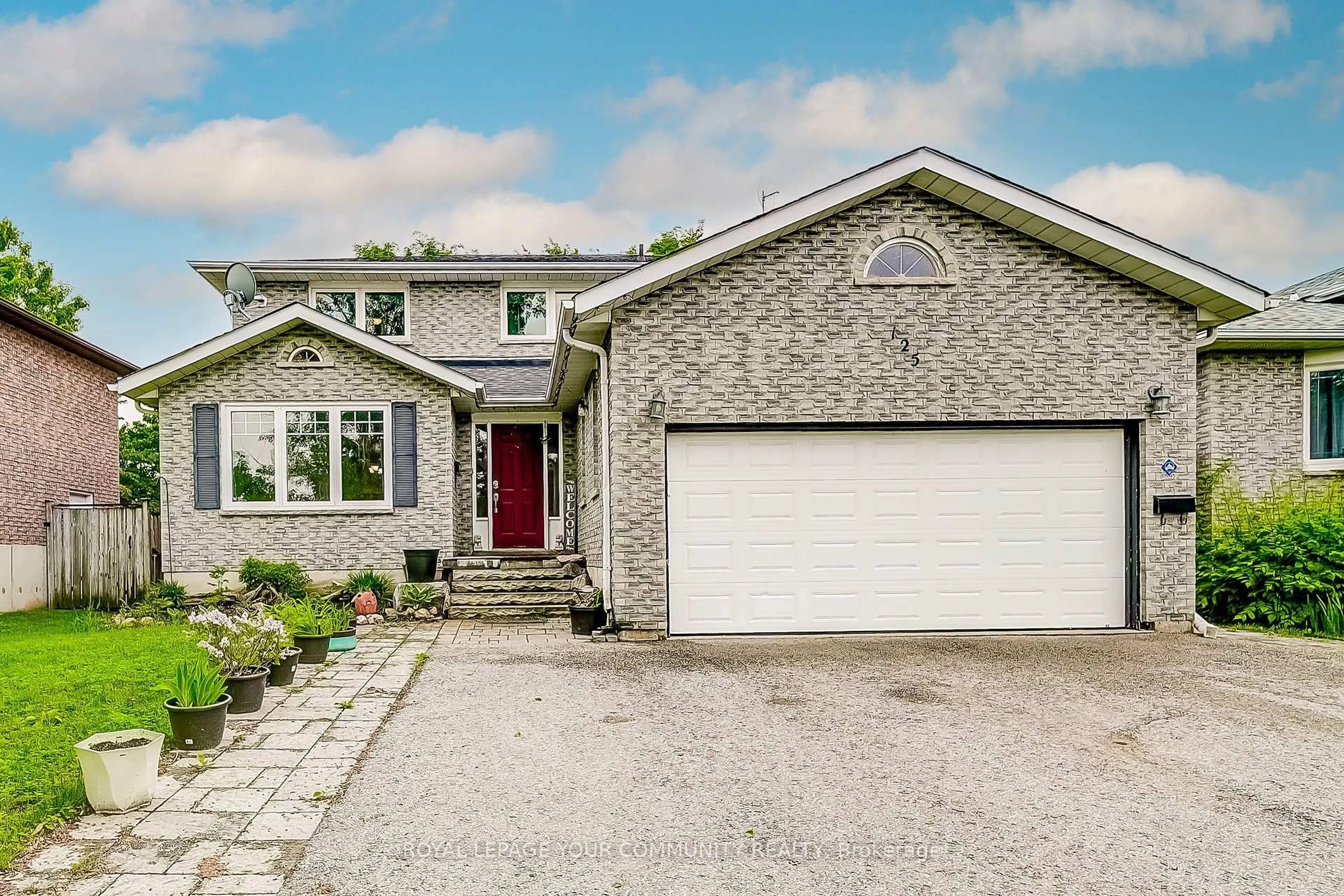 Home with brick exterior material, street for 125 Biscayne Blvd, Georgina Ontario L4P 3S2