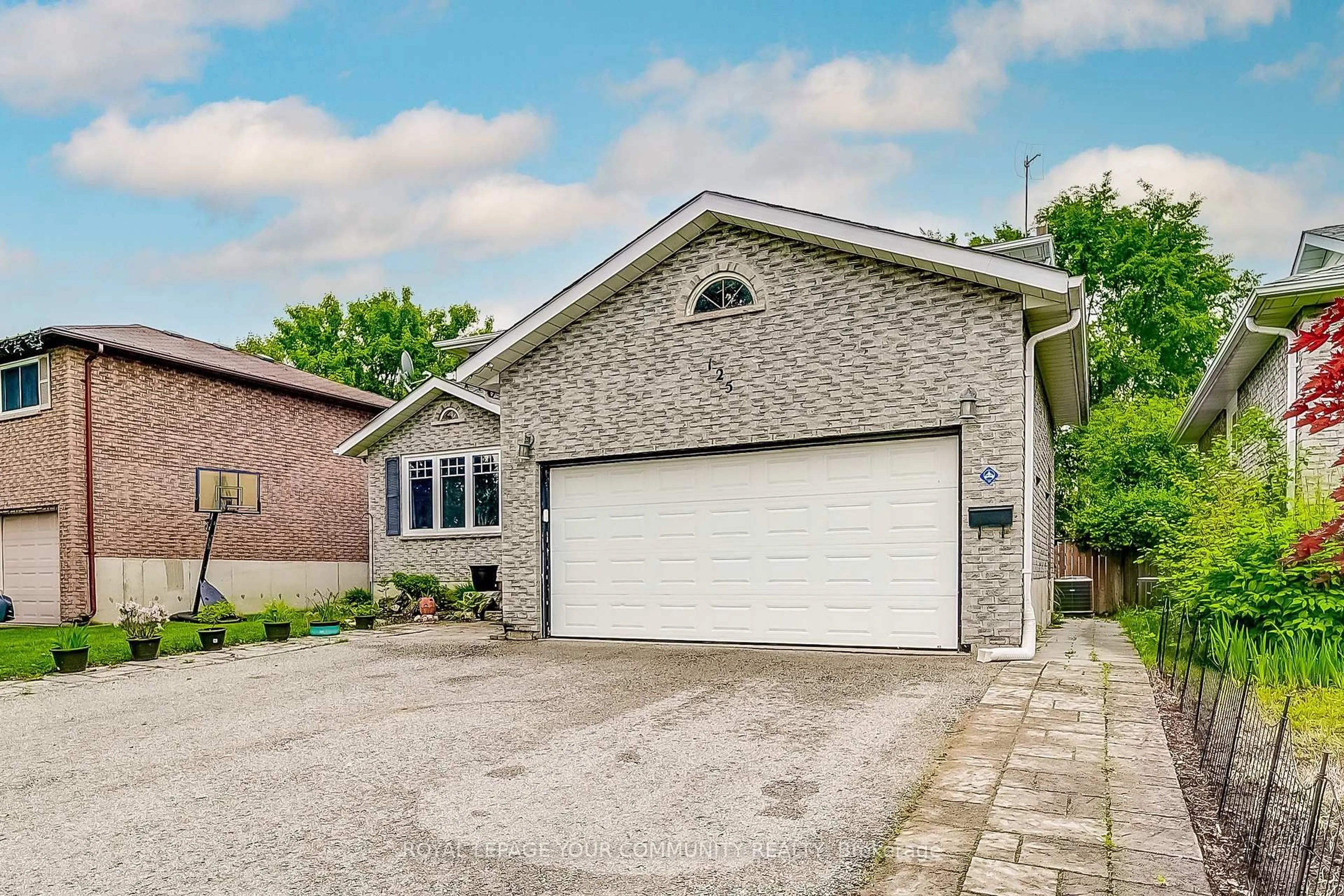 Home with brick exterior material, street for 125 Biscayne Blvd, Georgina Ontario L4P 3S2