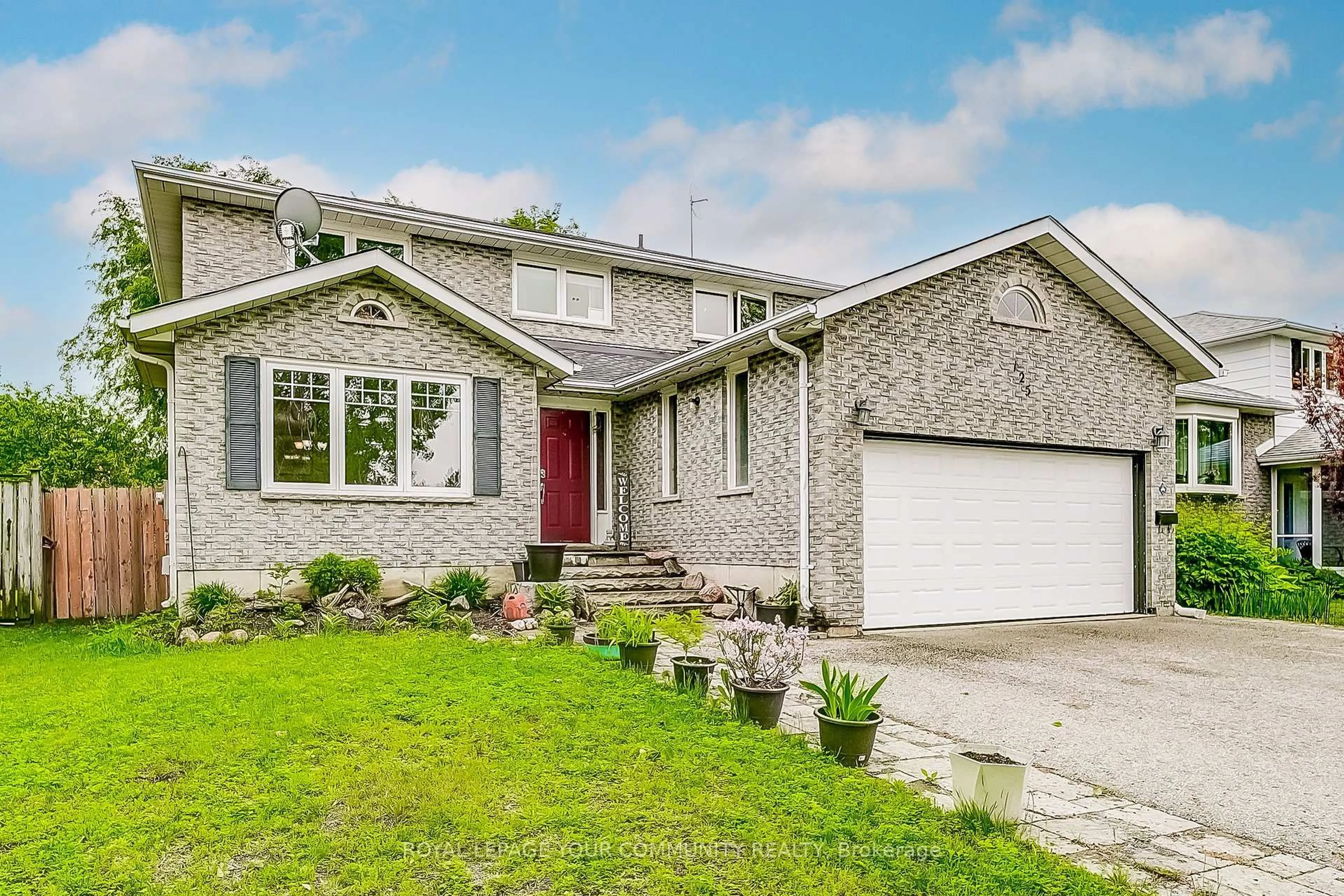 Home with brick exterior material, street for 125 Biscayne Blvd, Georgina Ontario L4P 3S2