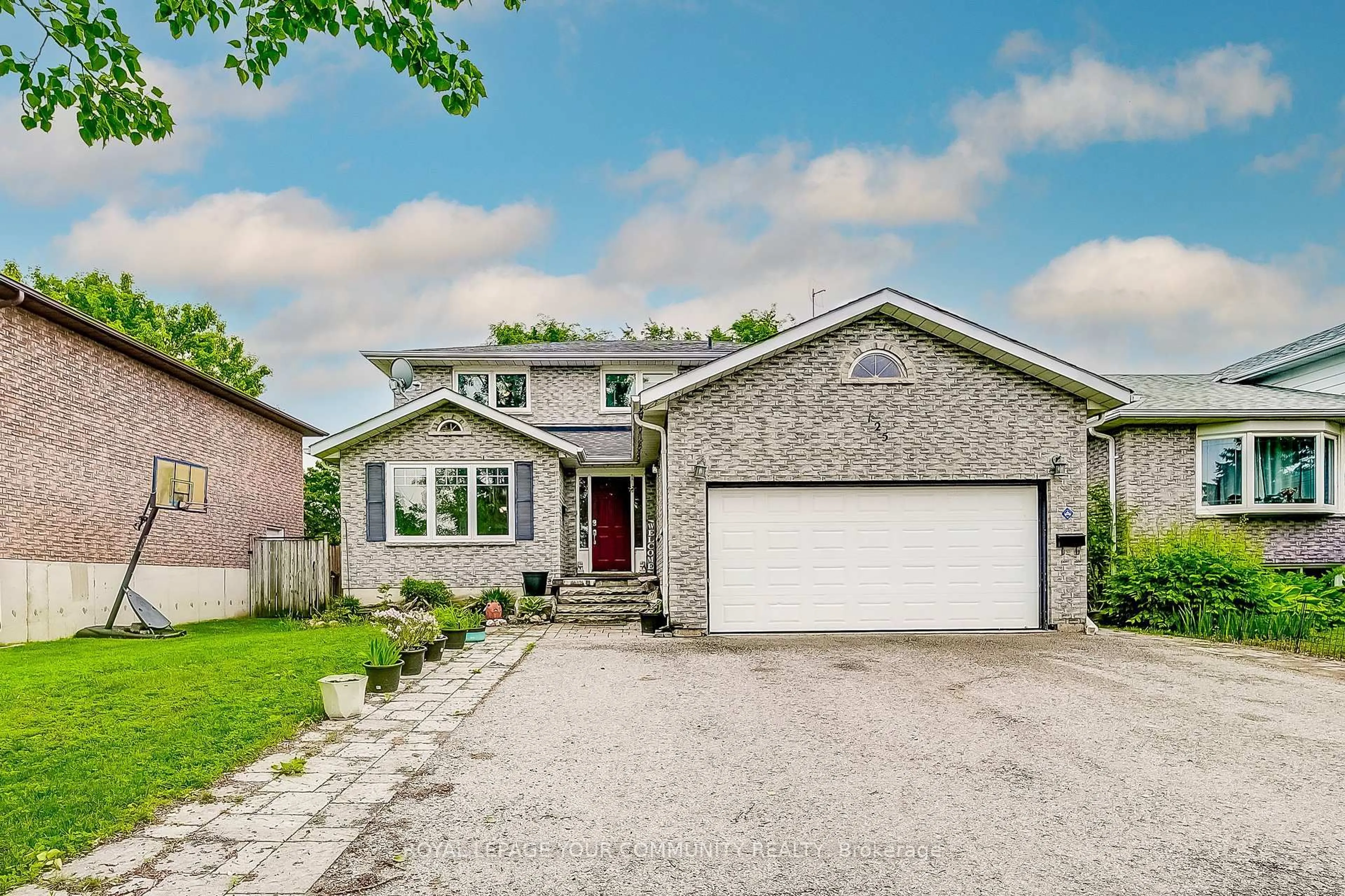 Home with brick exterior material, street for 125 Biscayne Blvd, Georgina Ontario L4P 3S2