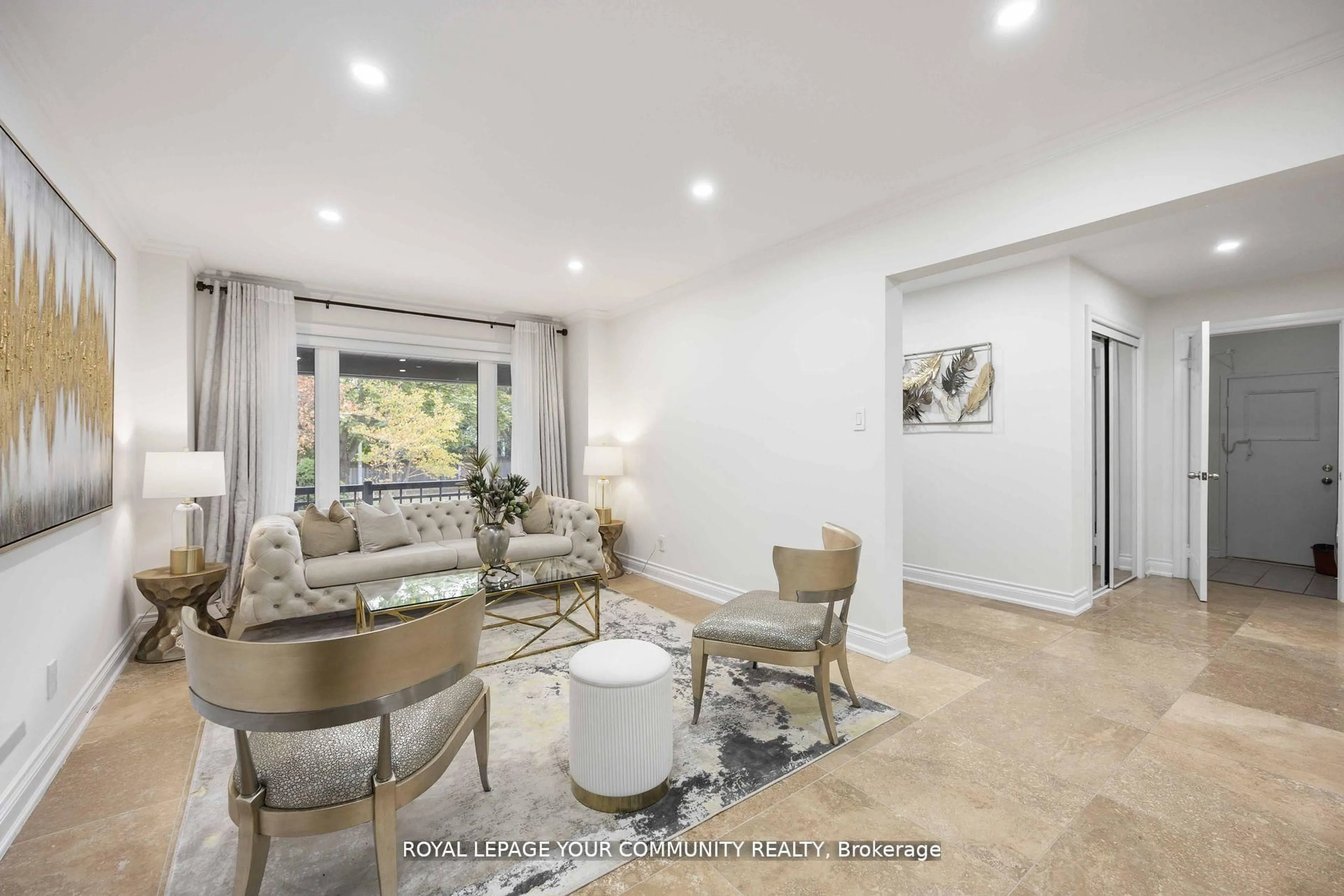 Living room with furniture, unknown for 40 Janesville Rd, Vaughan Ontario L4J 6Z9