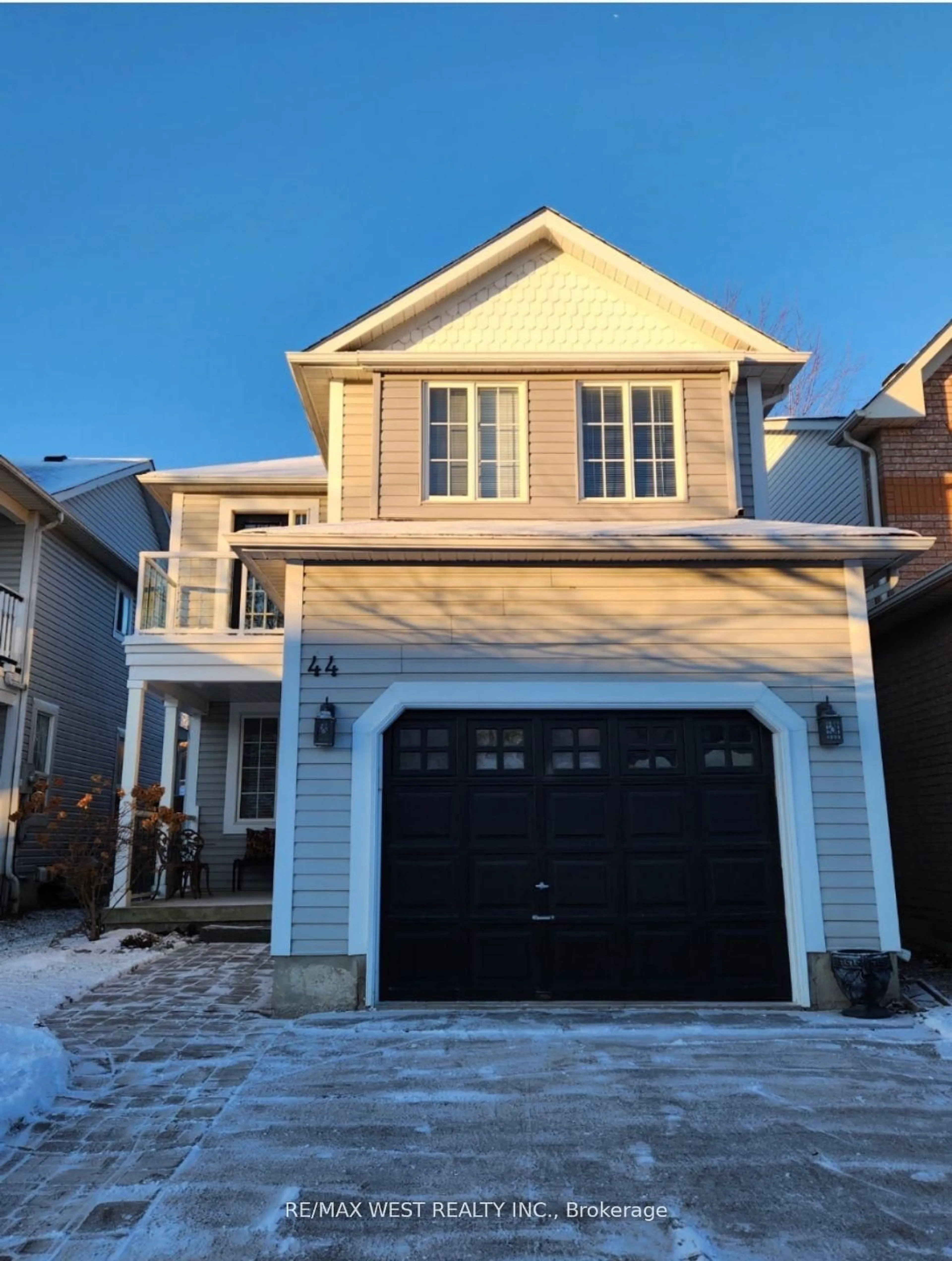 Home with vinyl exterior material, street for 44 Gunning Cres, New Tecumseth Ontario L0G 1W0