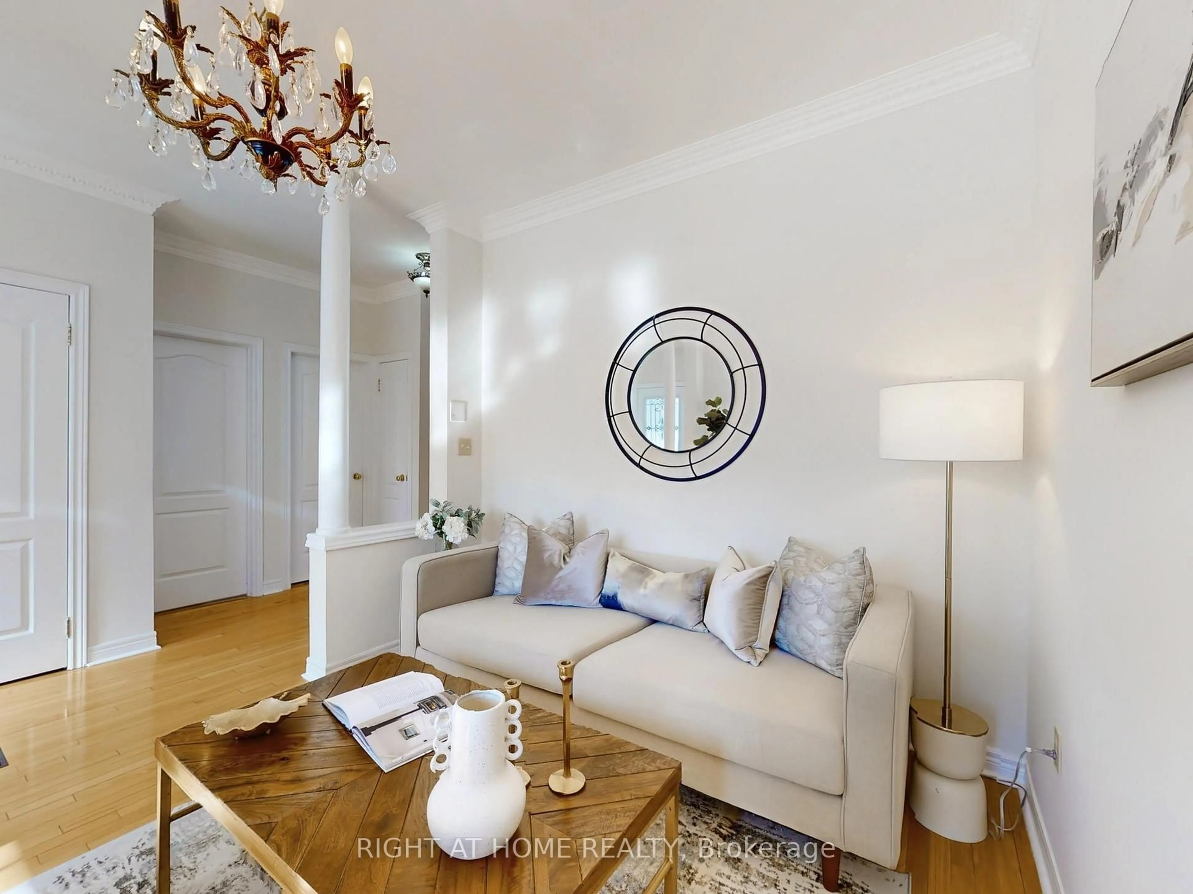 Living room with furniture, unknown for 61 Palisade Cres, Richmond Hill Ontario L4S 2H9