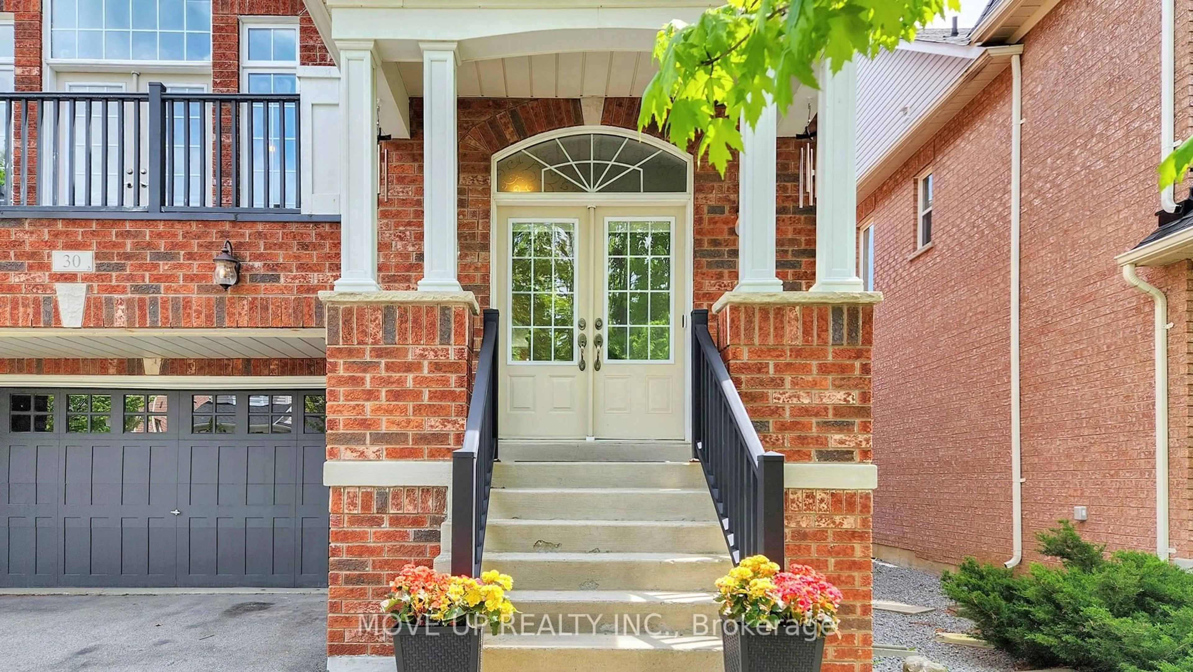 Indoor entryway for 30 Hoppington Ave, Whitchurch-Stouffville Ontario L4A 0K7
