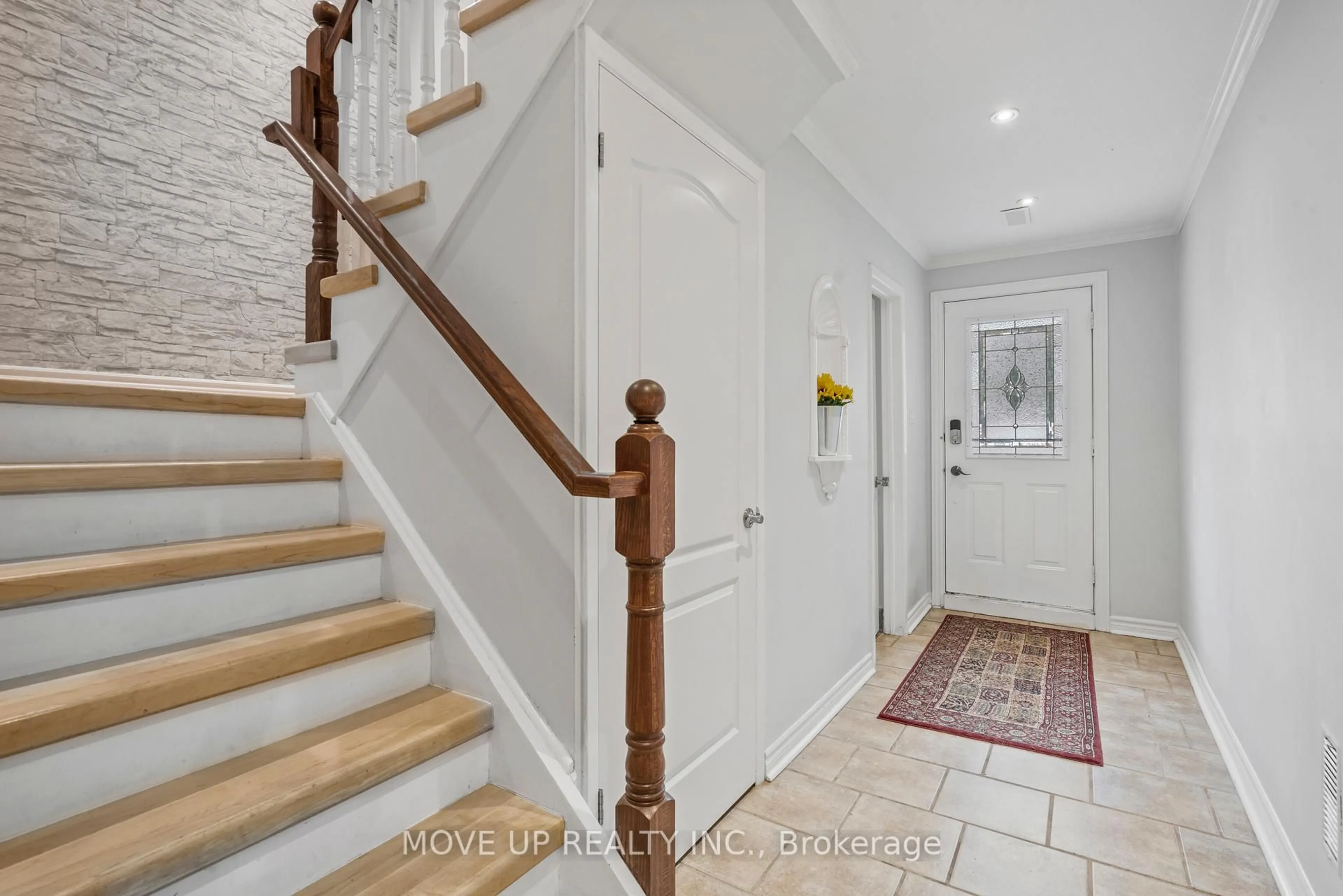 Unknown for 14 Poplar Cres, Aurora Ontario L4G 3L3