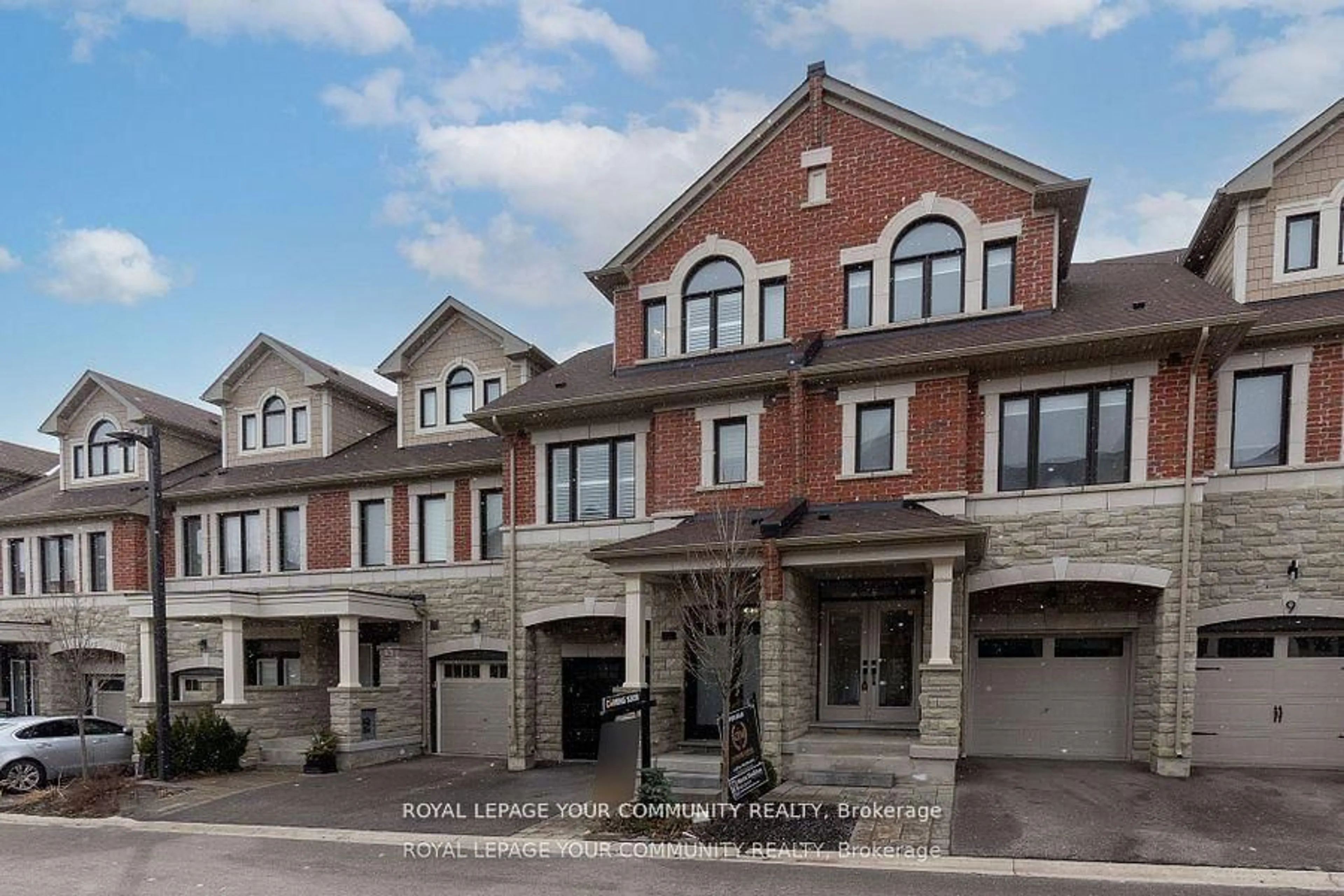 Home with brick exterior material, street for 15 Hiawatha Crt, Vaughan Ontario L4L 0J2