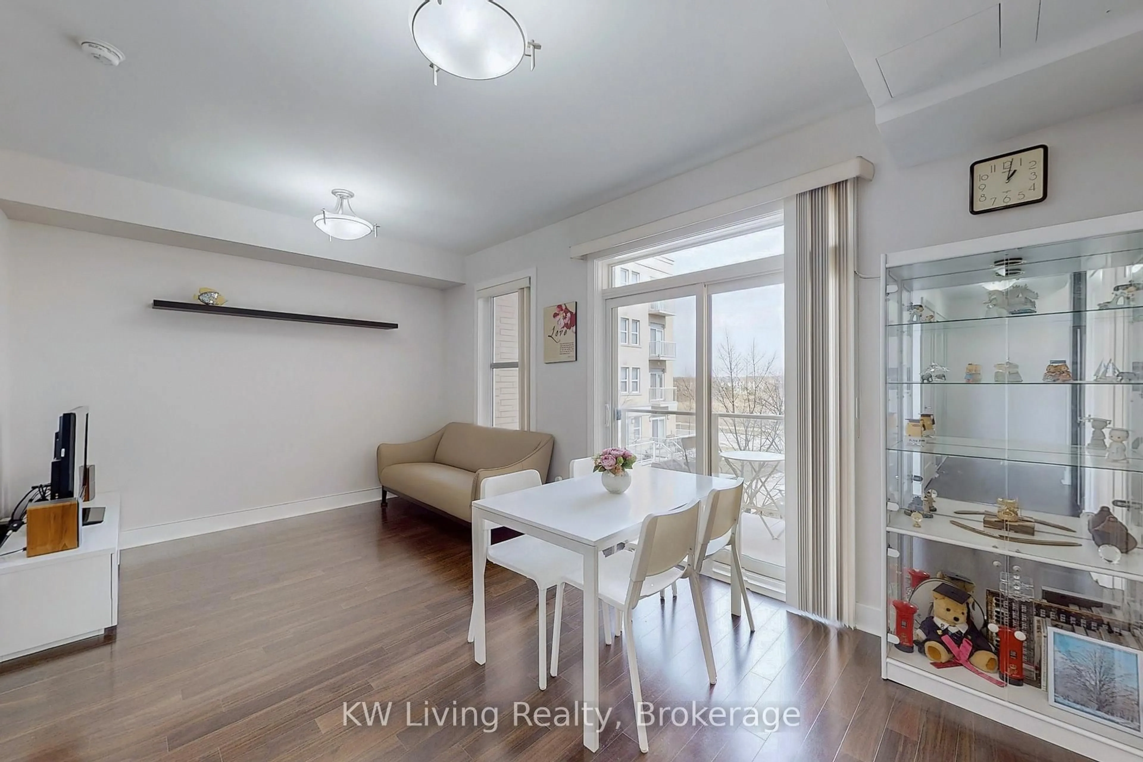 Unknown for 28 Prince Regent St #203, Markham Ontario L6C 0V5