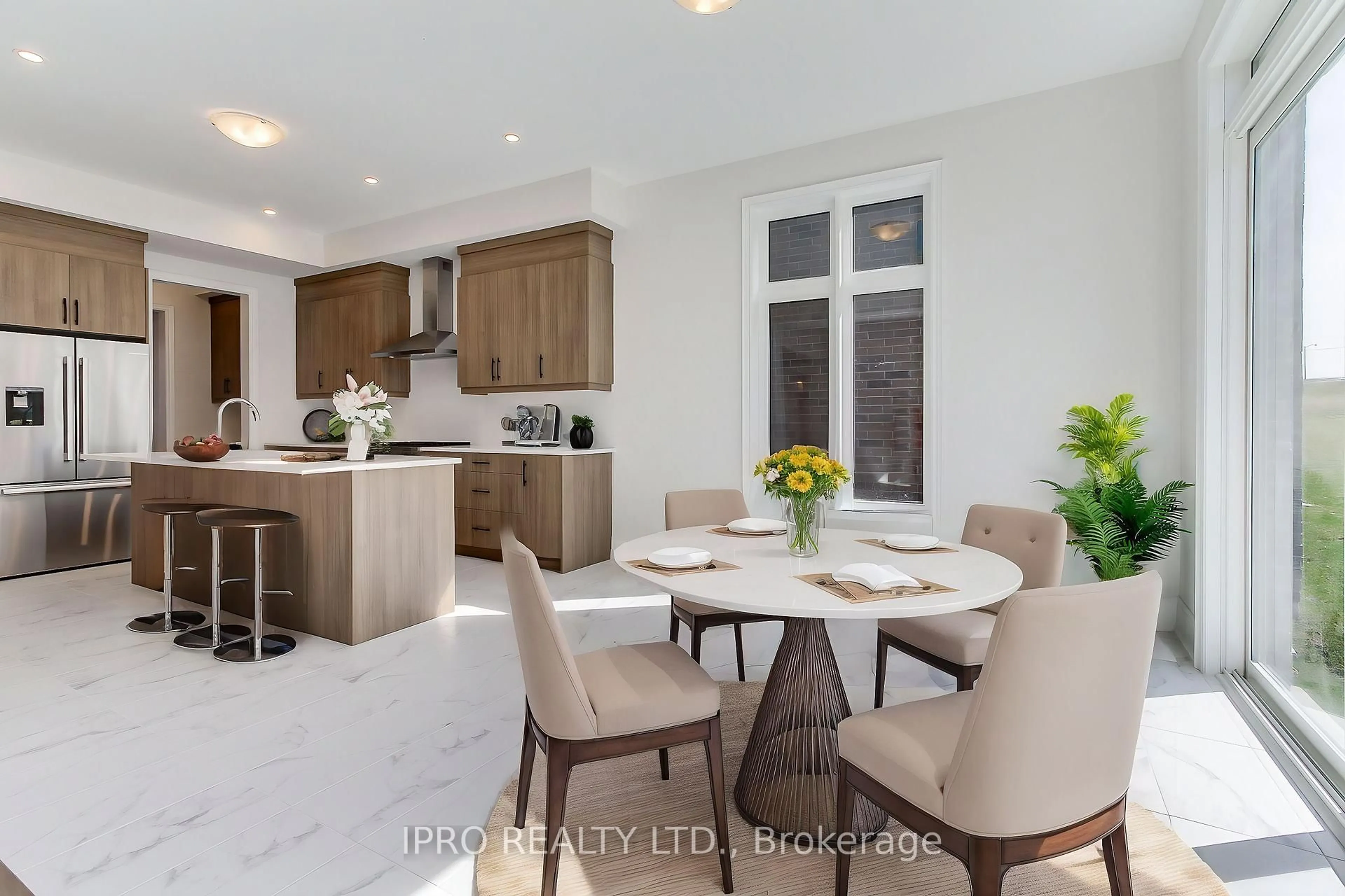 Open concept kitchen, ceramic/tile floor for 19 Plank Rd, Bradford West Gwillimbury Ontario L3Z 4N3