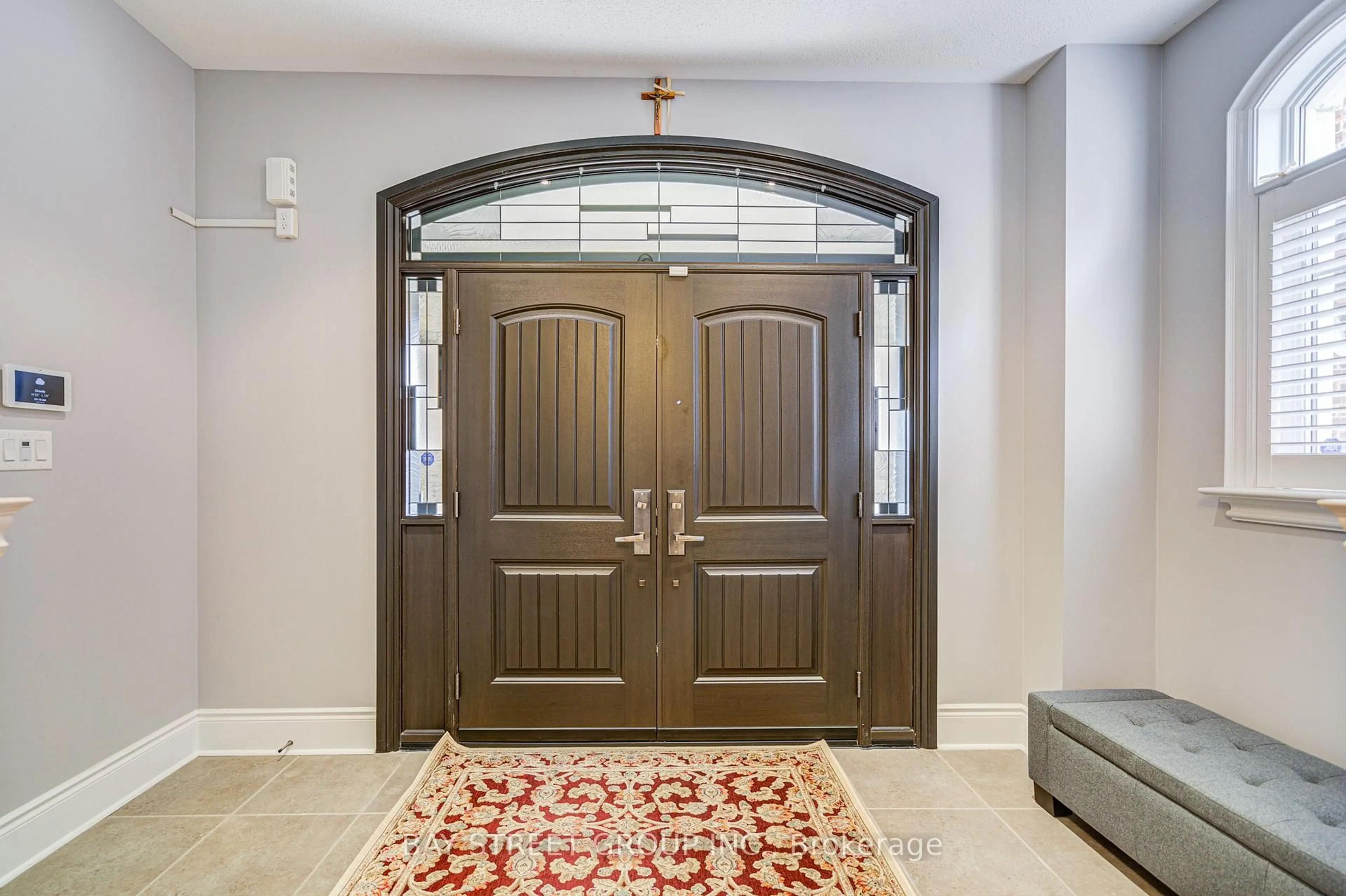 Indoor entryway for 243 Israel Zilber Dr, Vaughan Ontario L6A 0L5