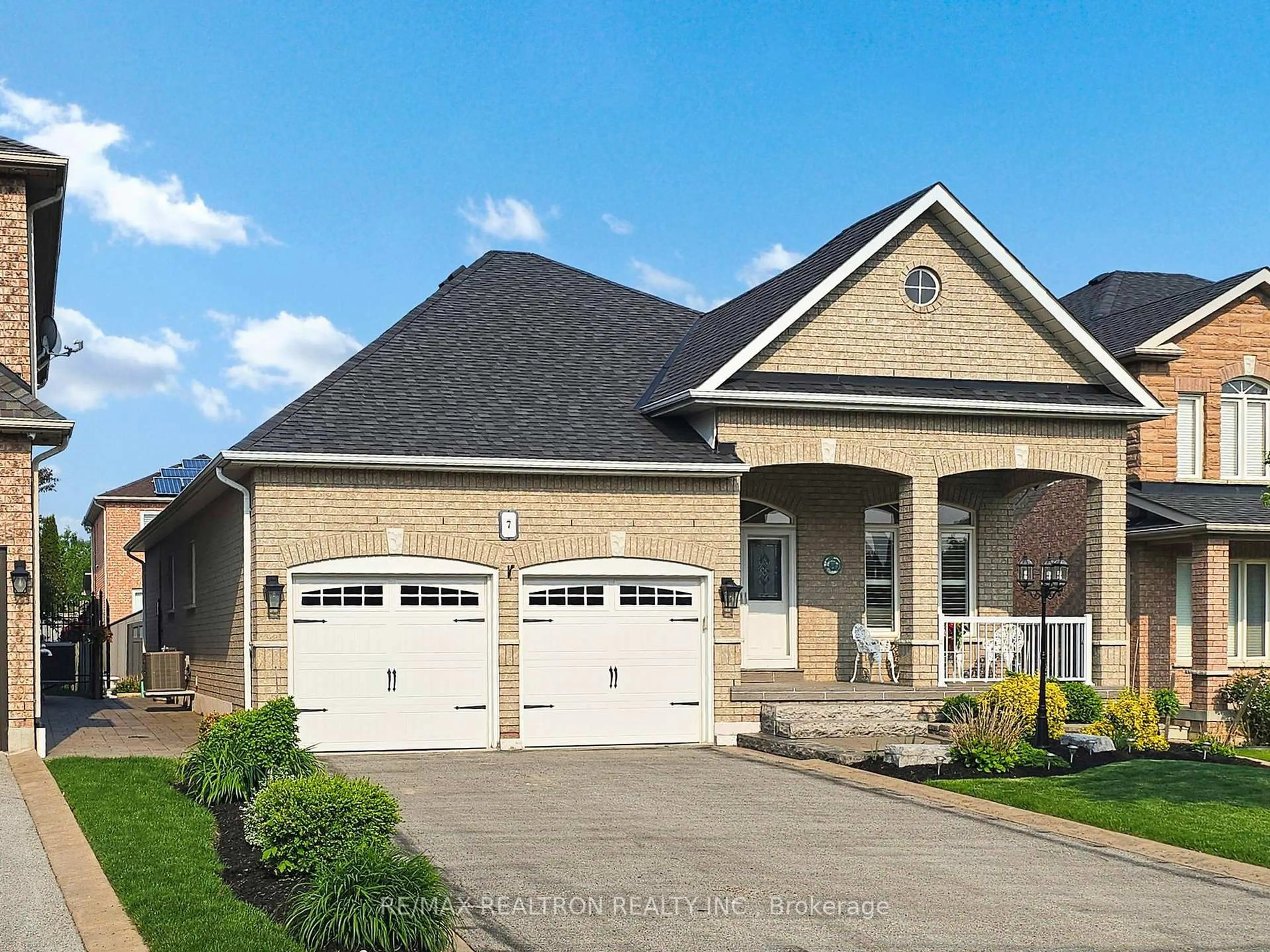 Home with brick exterior material, street for 7 Emily Crt, Richmond Hill Ontario L4E 4E5