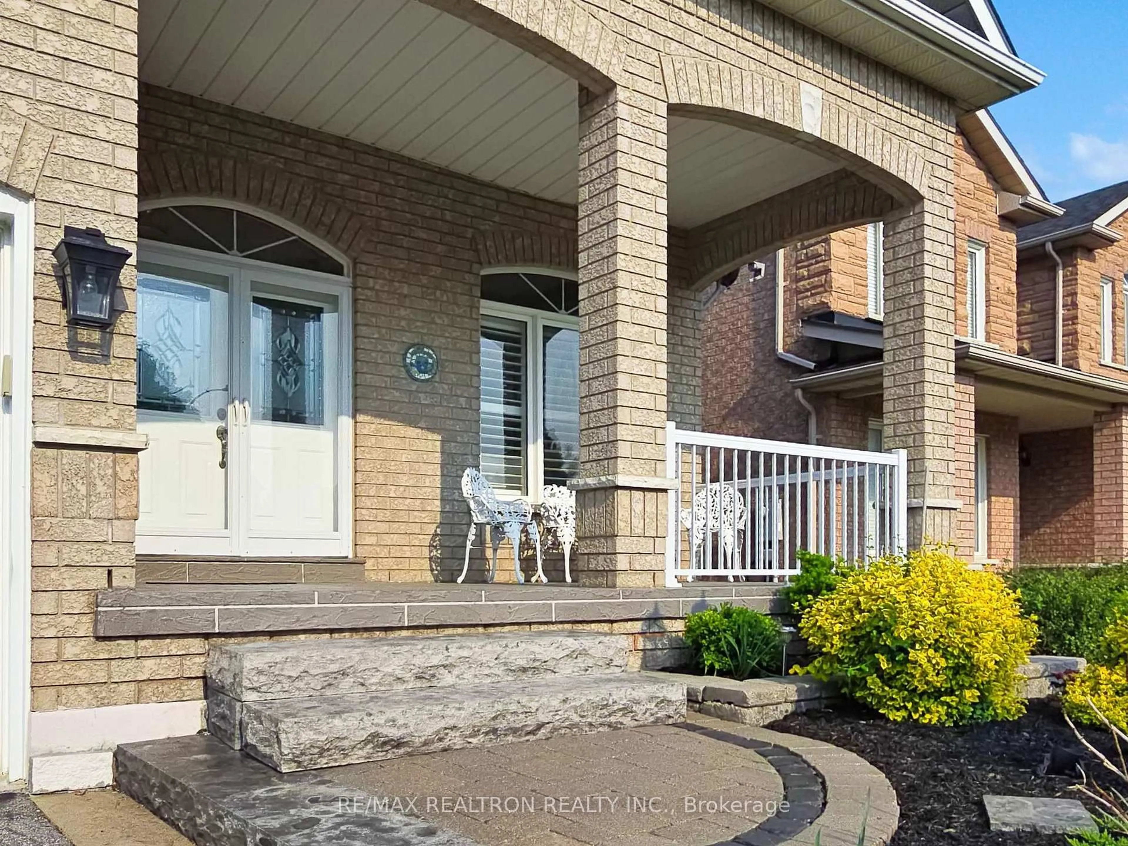 Home with brick exterior material, street for 7 Emily Crt, Richmond Hill Ontario L4E 4E5