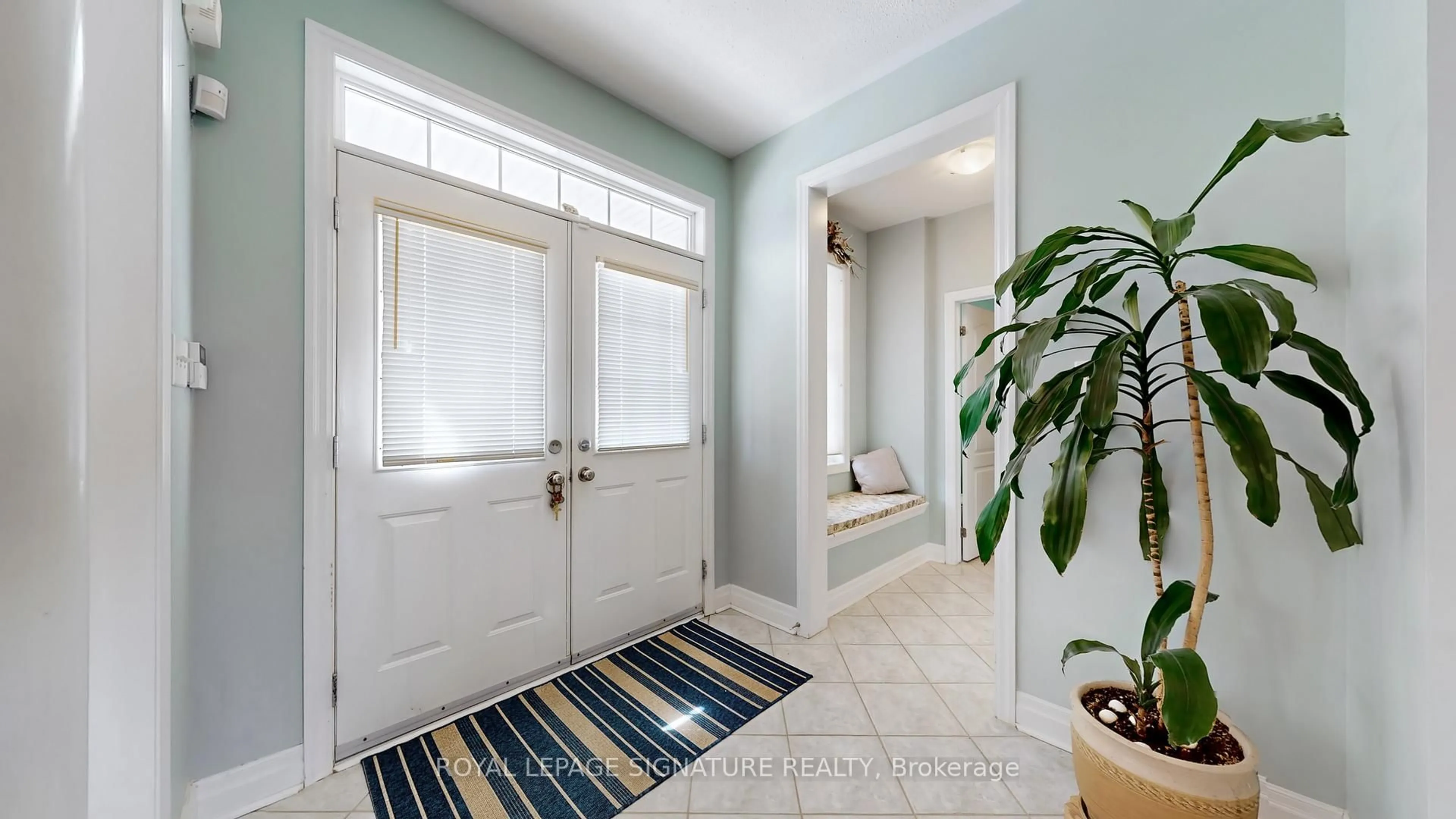 Indoor entryway for 11 Bittersweet St, Markham Ontario L6B 1L6