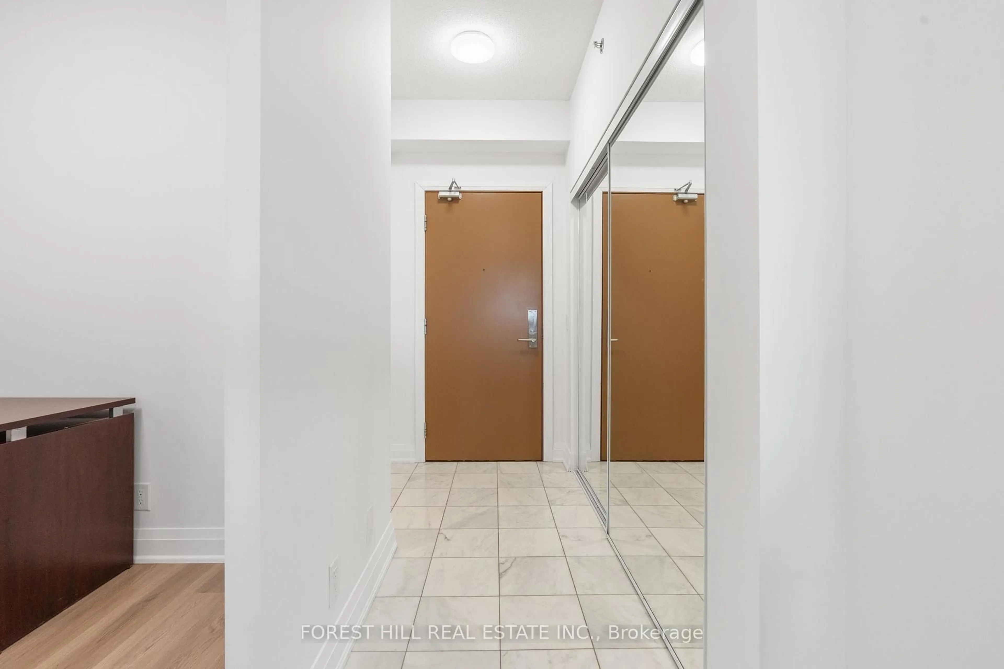 Indoor foyer for 520 Steeles Ave #503, Vaughan Ontario L4J 0H2