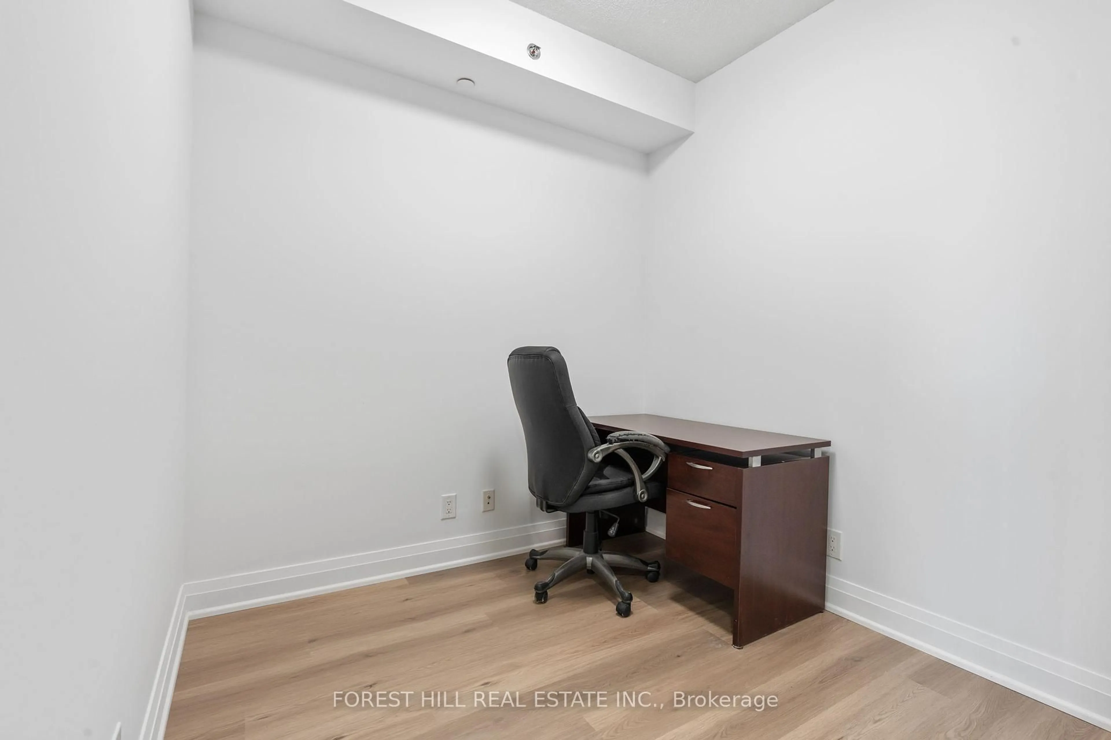 A pic of a room for 520 Steeles Ave #503, Vaughan Ontario L4J 0H2