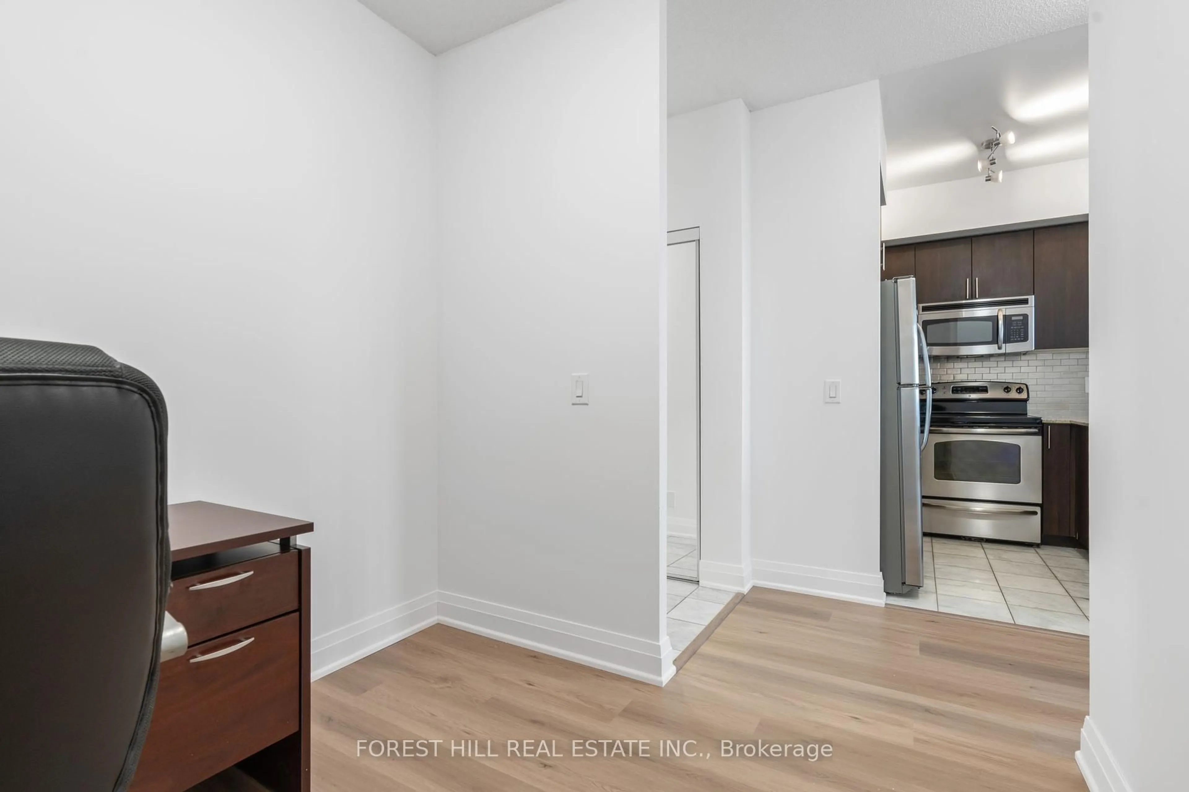 A pic of a room for 520 Steeles Ave #503, Vaughan Ontario L4J 0H2