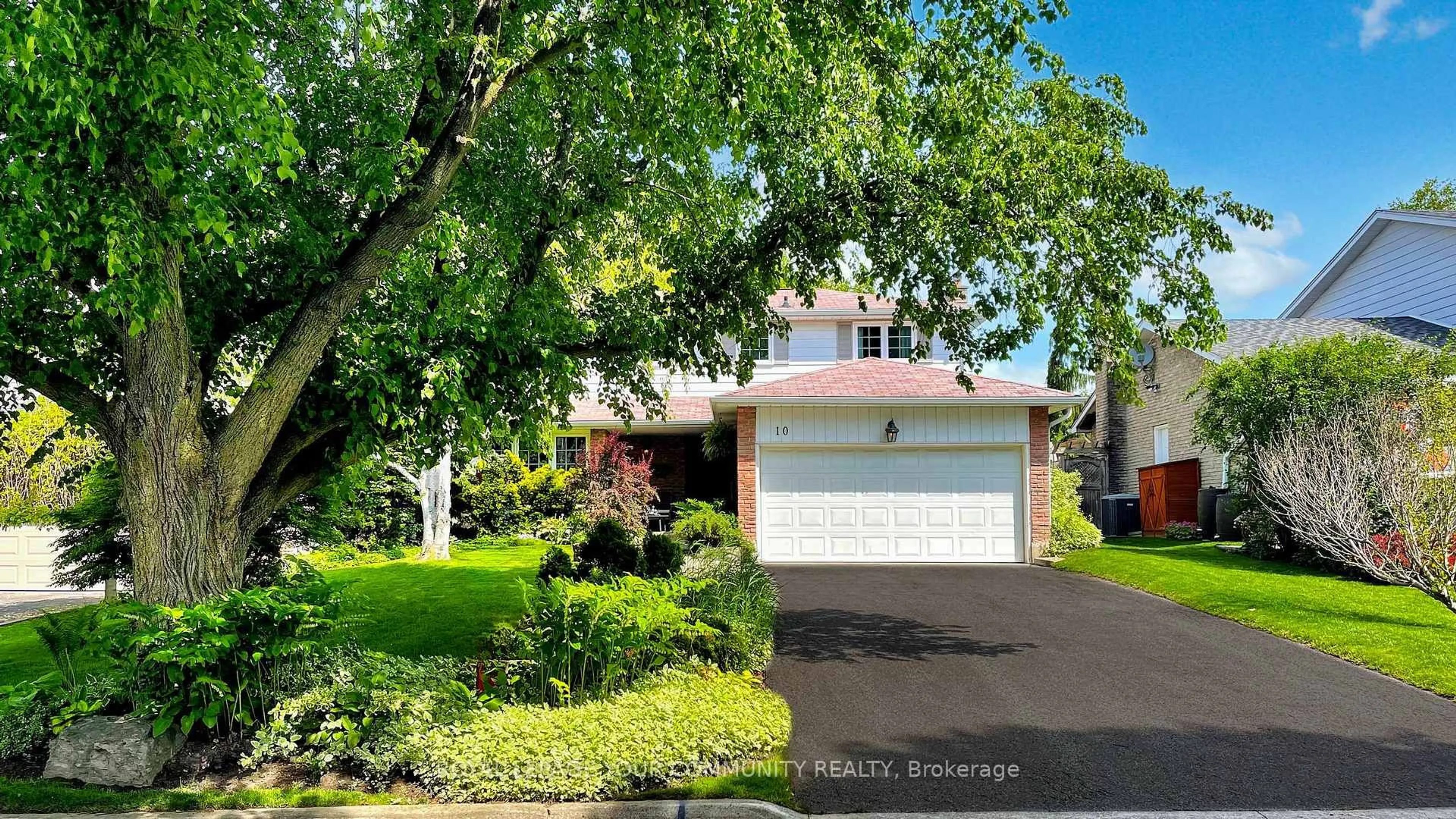 Home with vinyl exterior material, street for 10 Banquo Rd, Markham Ontario L3T 3H1