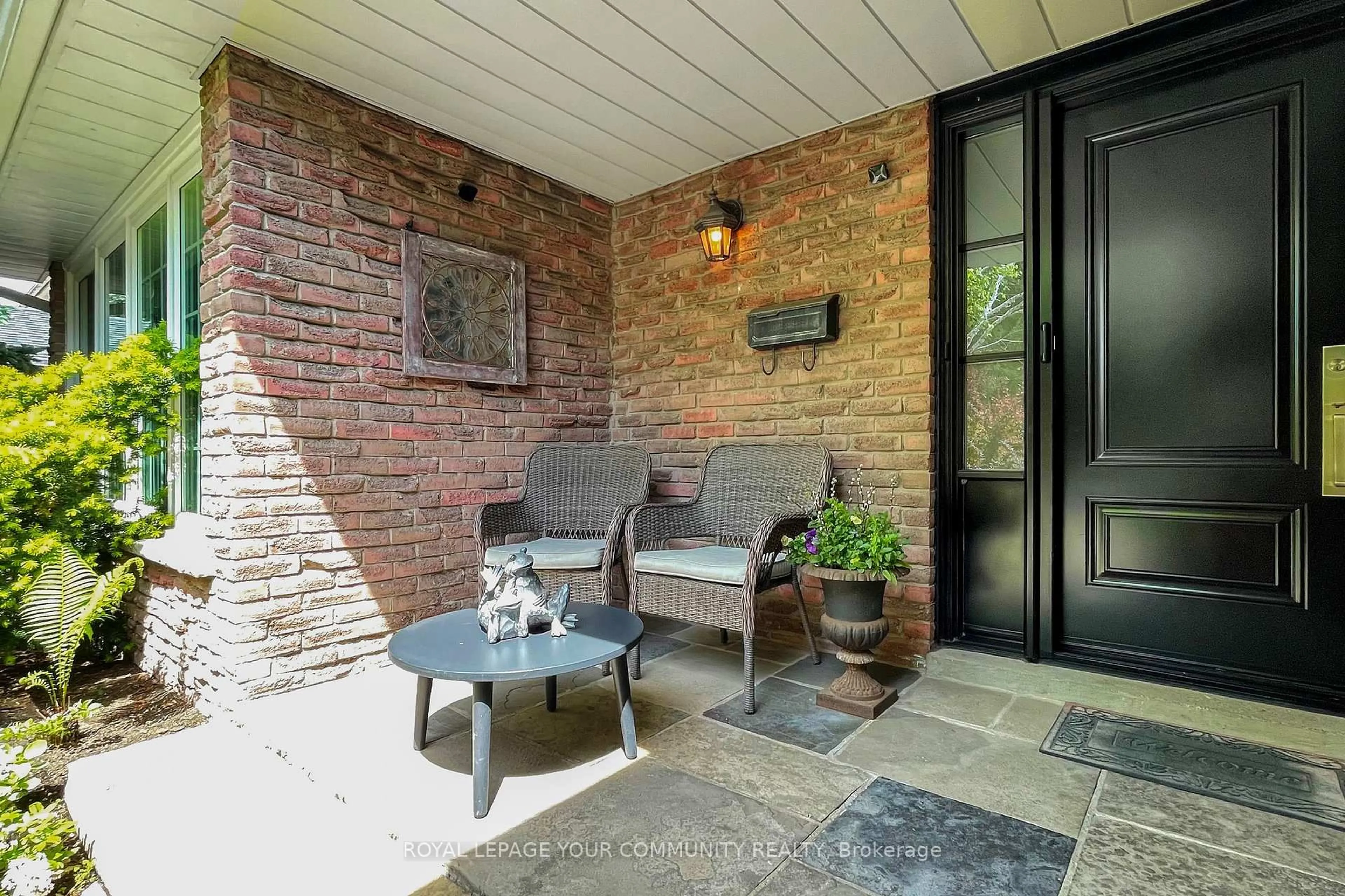 Patio, street for 10 Banquo Rd, Markham Ontario L3T 3H1