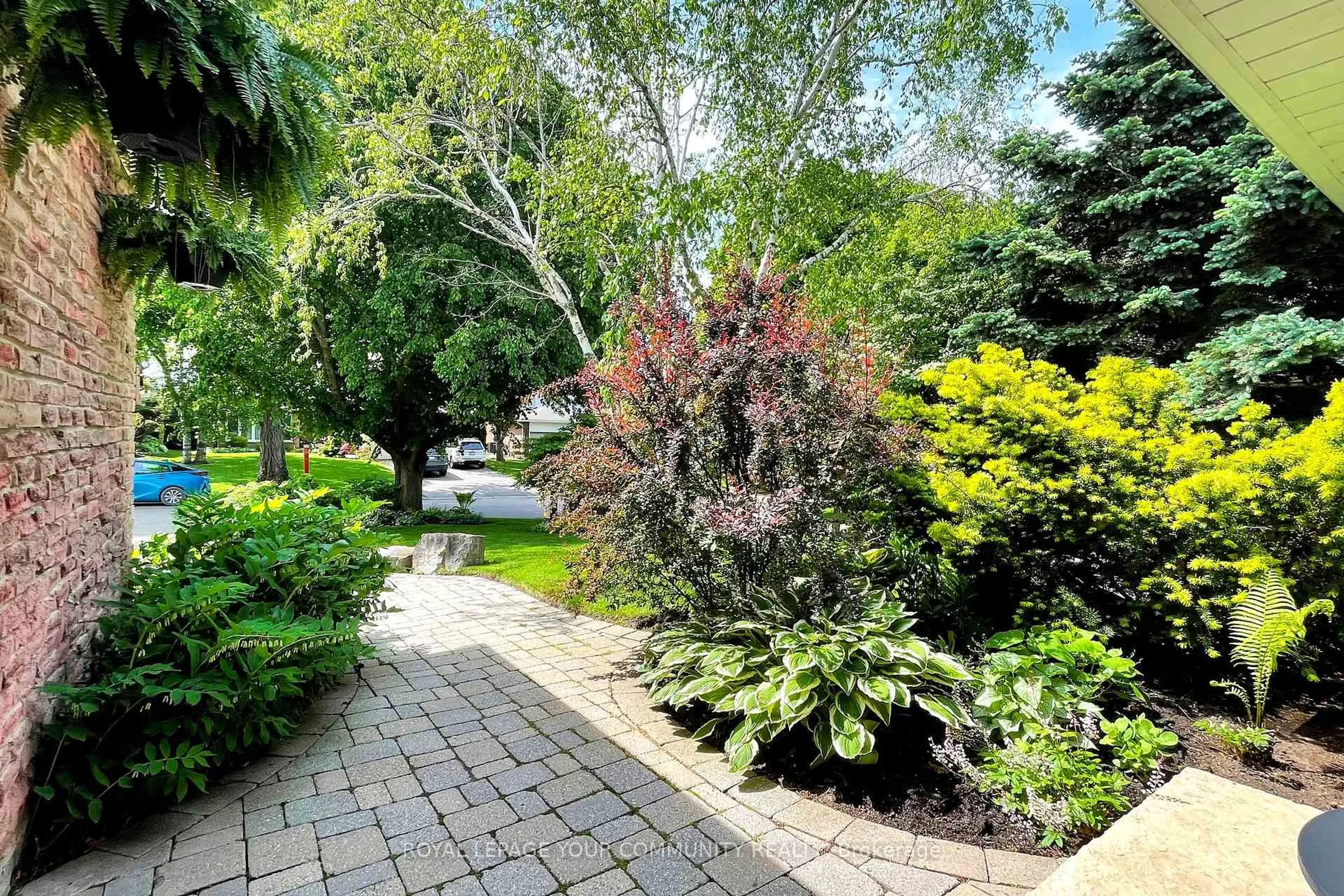 Patio, street for 10 Banquo Rd, Markham Ontario L3T 3H1