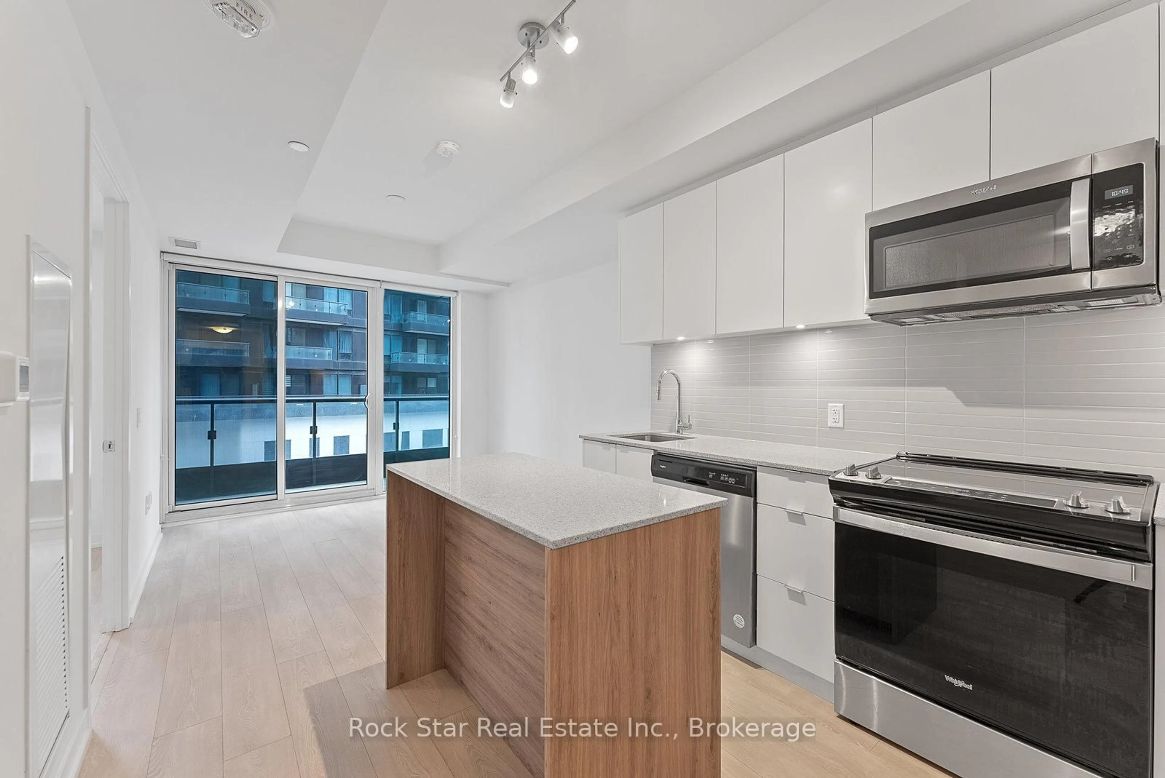 Open concept kitchen, unknown for 8868 Yonge St #226E, Richmond Hill Ontario L4C 1Z8
