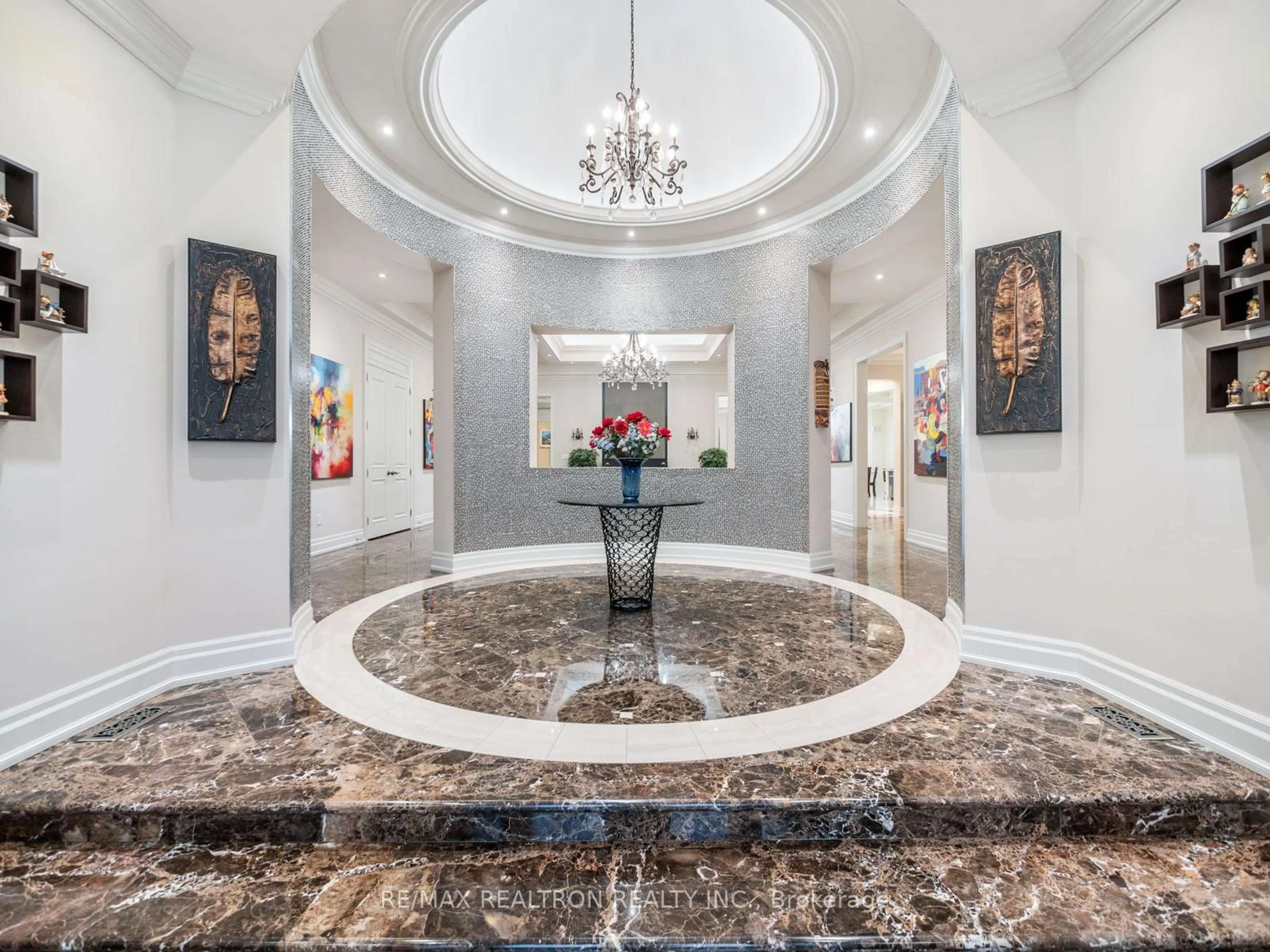 Indoor foyer for 25 Parr Pl, Vaughan Ontario L4J 8L1